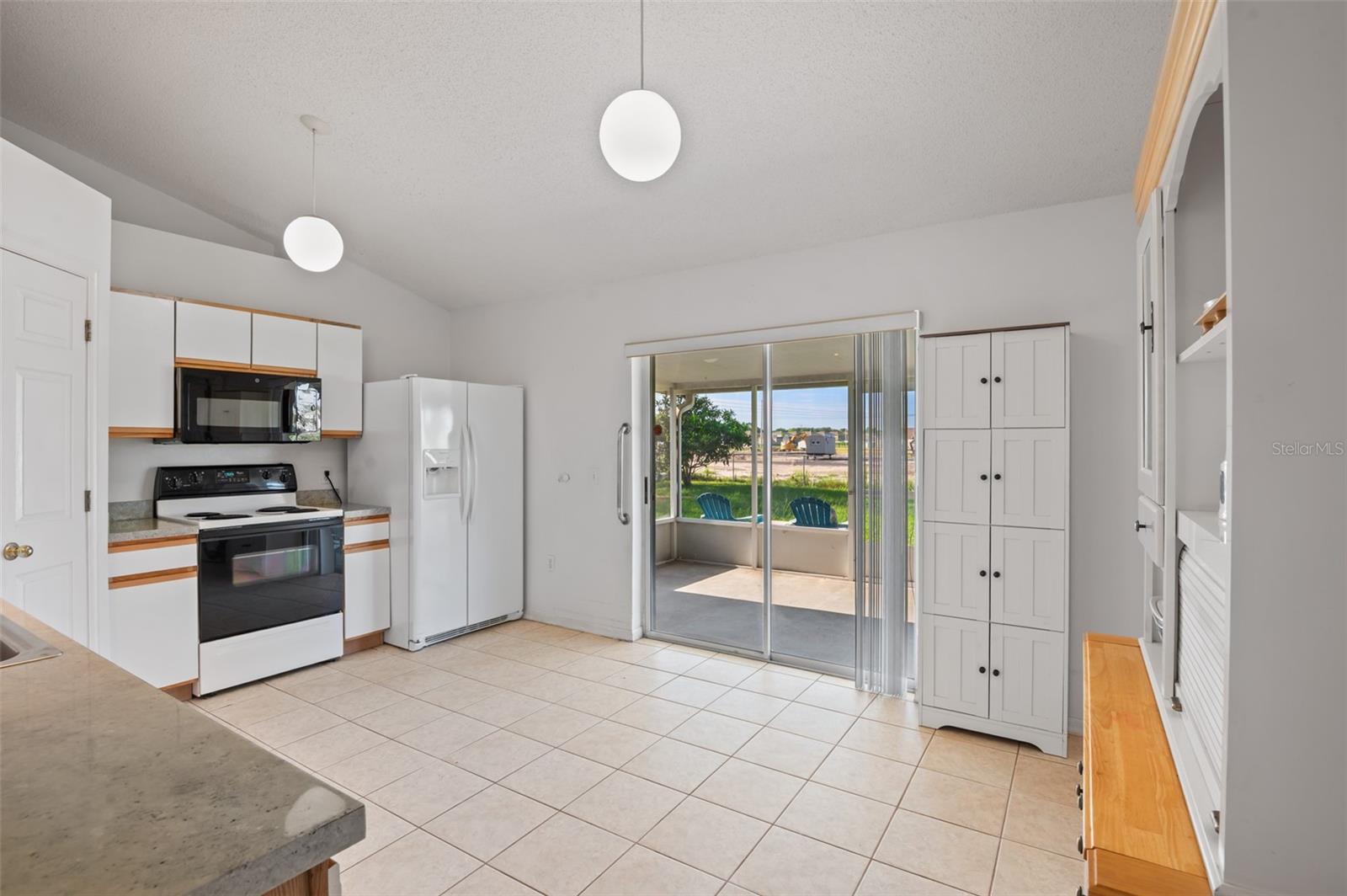 Image 15 of 44 For 11233 Linden Drive
