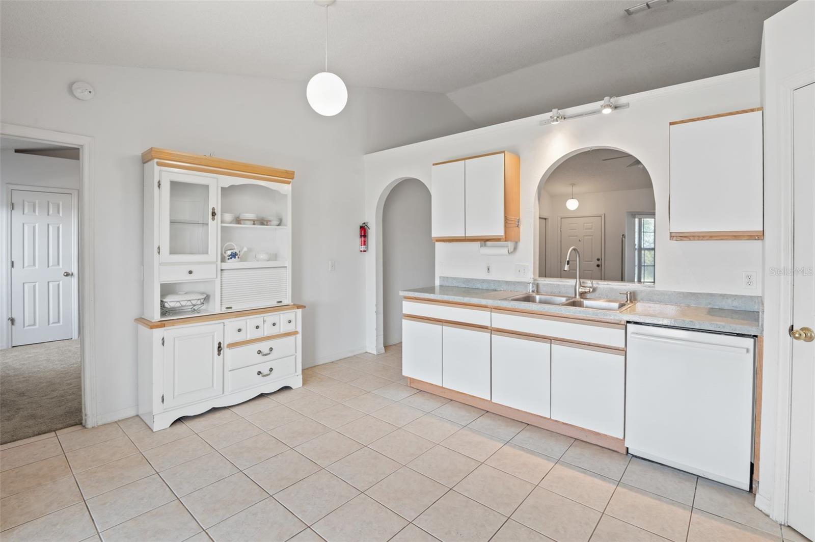 Image 17 of 44 For 11233 Linden Drive