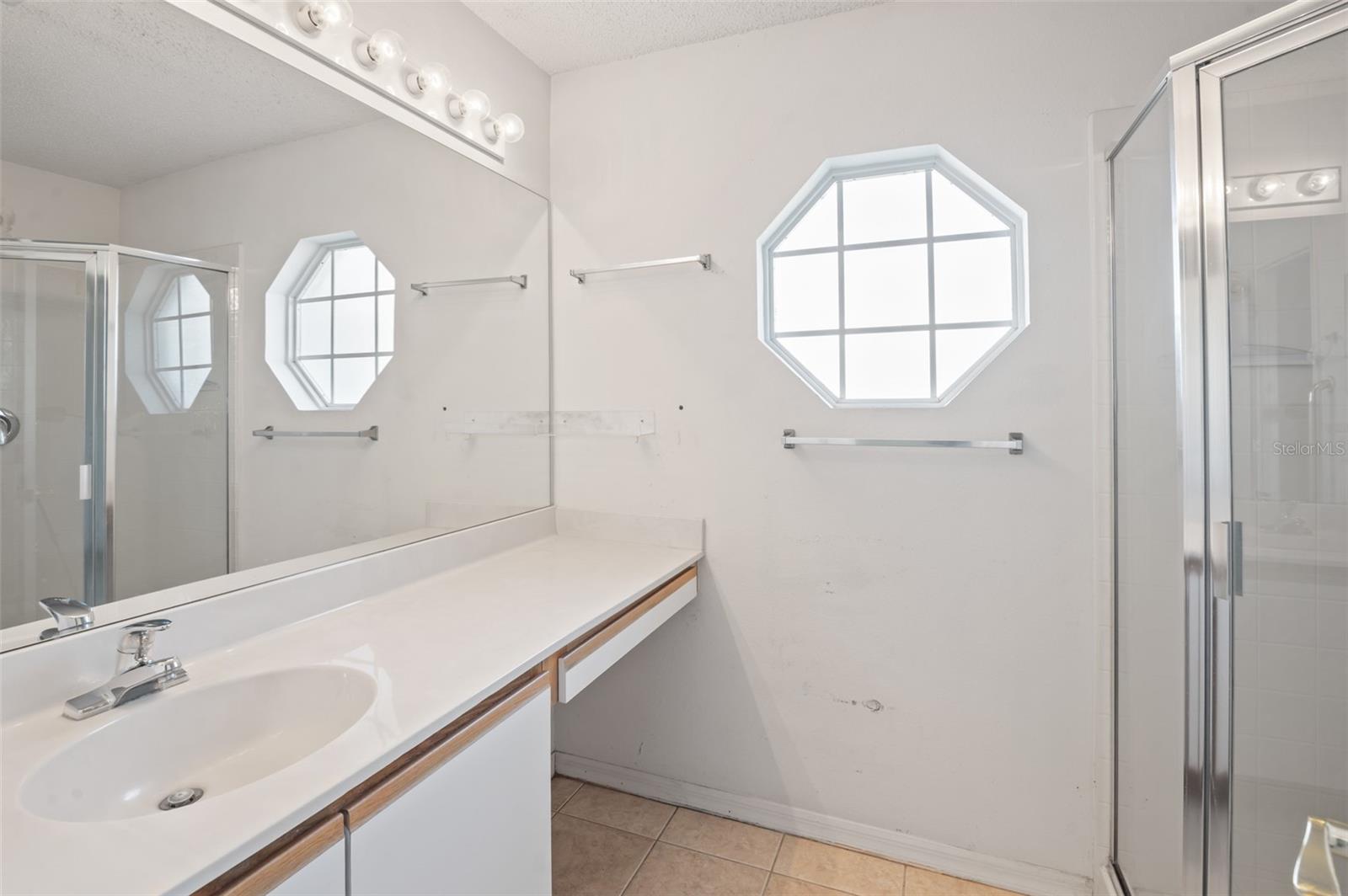 Image 20 of 44 For 11233 Linden Drive