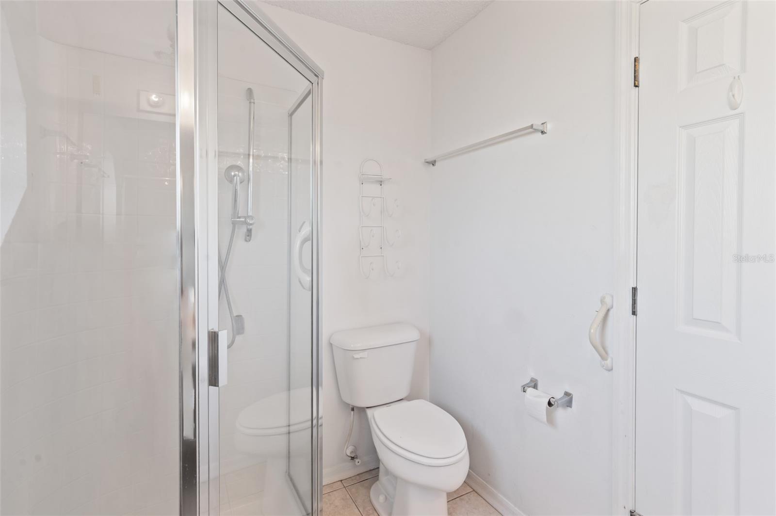 Image 21 of 44 For 11233 Linden Drive
