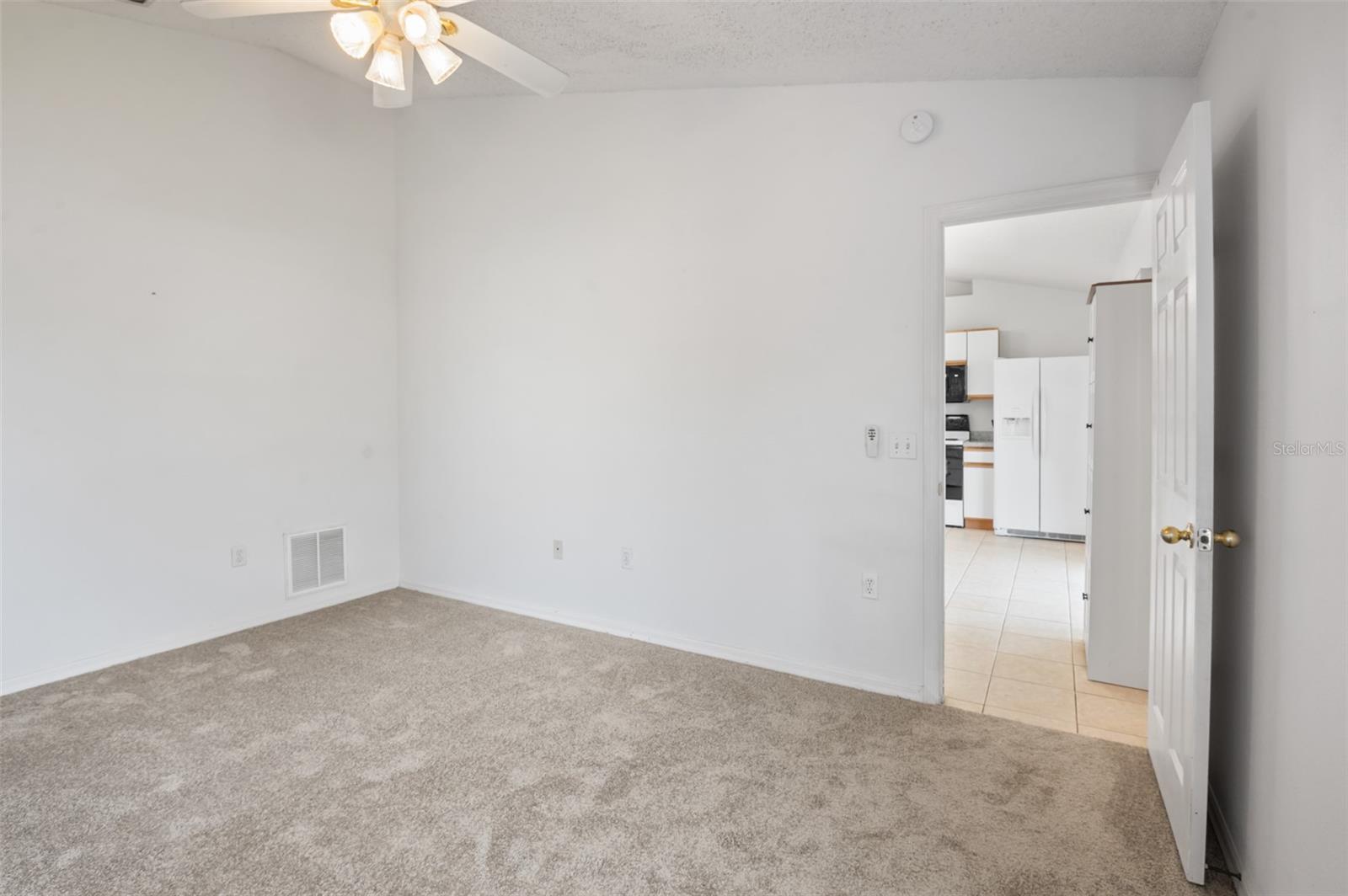 Image 23 of 44 For 11233 Linden Drive