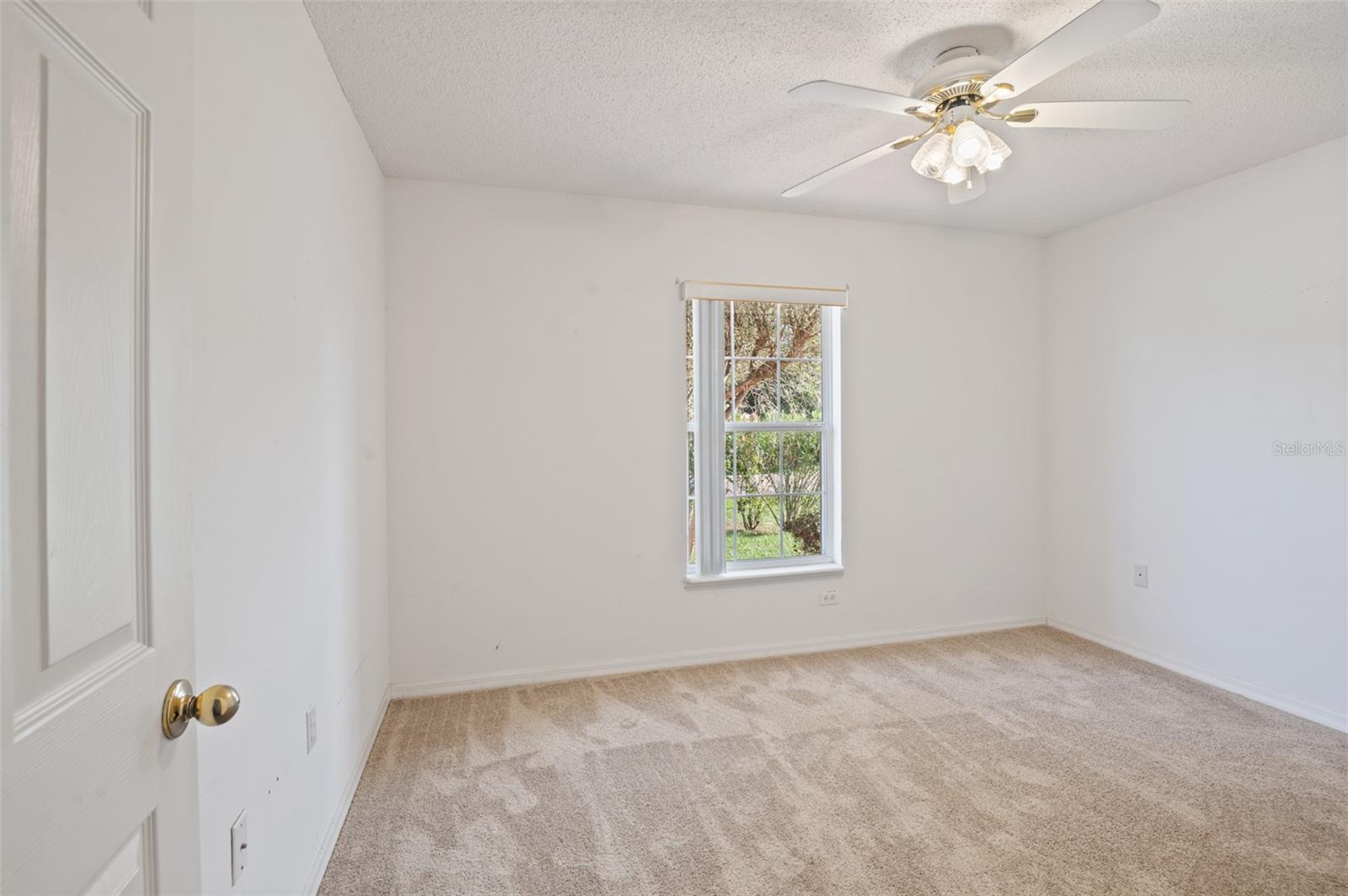 Image 24 of 44 For 11233 Linden Drive