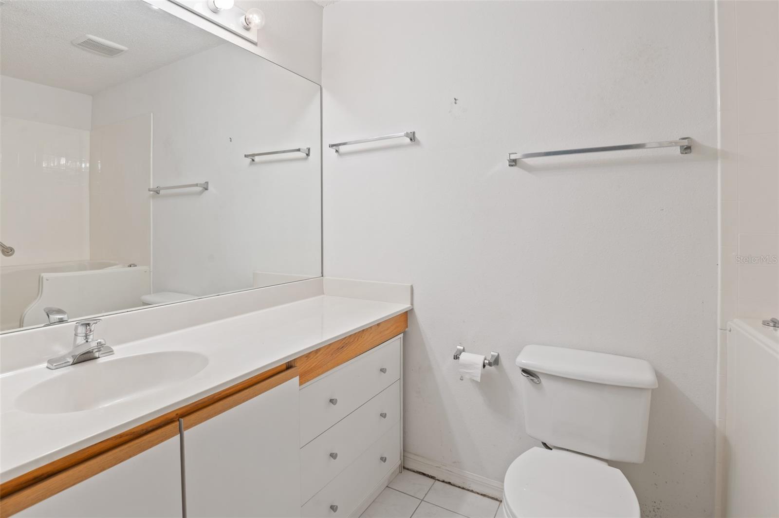 Image 37 of 44 For 11233 Linden Drive