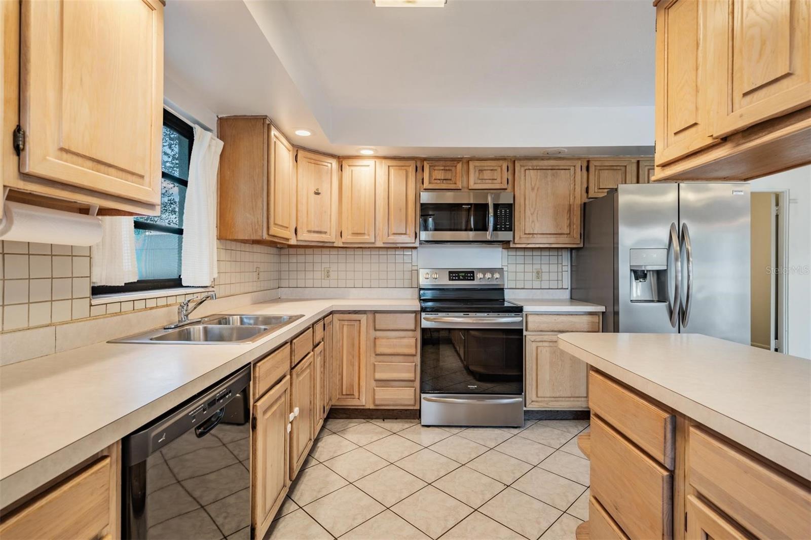Image 7 of 34 For 1871 63rd Avenue N