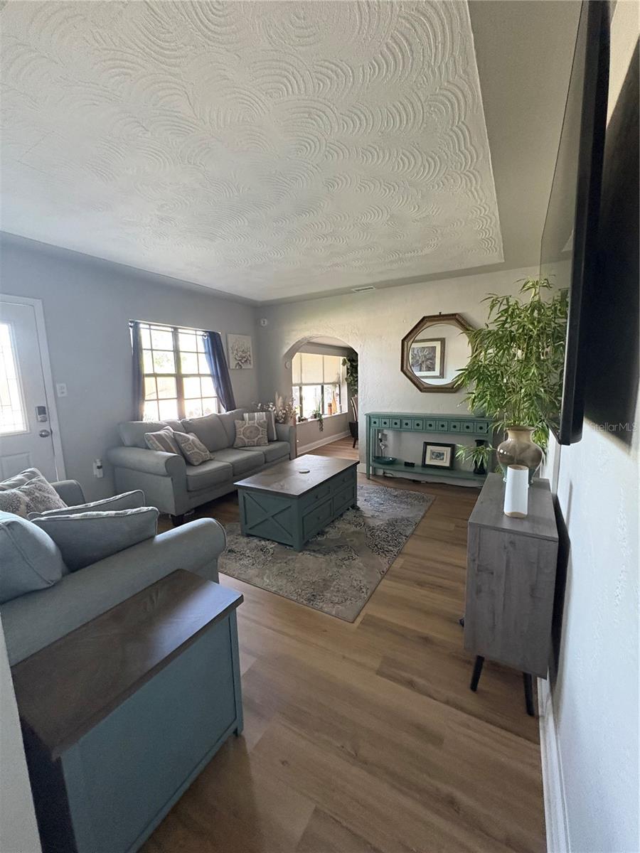 Image 11 of 39 For 5975 69th Avenue N