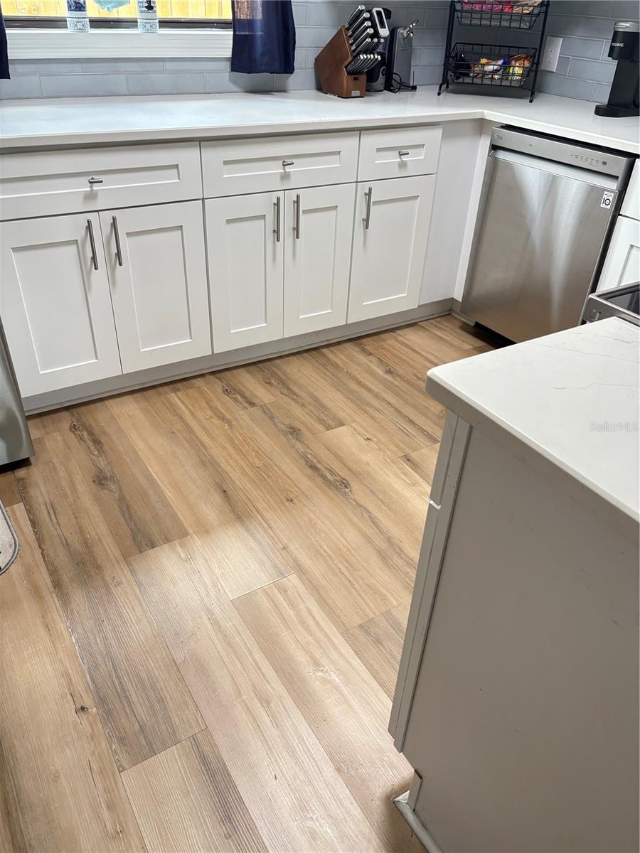 Image 20 of 39 For 5975 69th Avenue N
