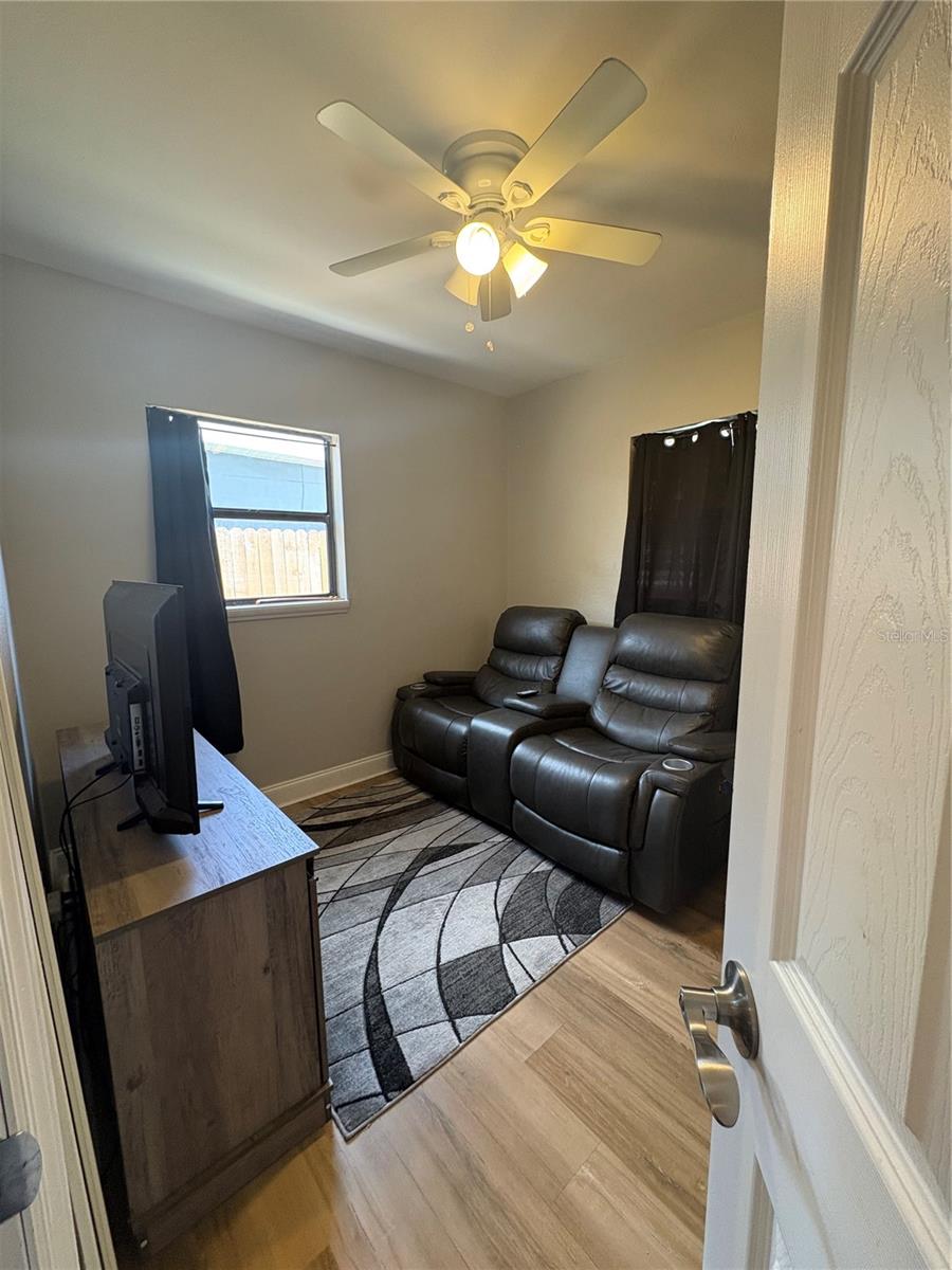 Image 31 of 39 For 5975 69th Avenue N