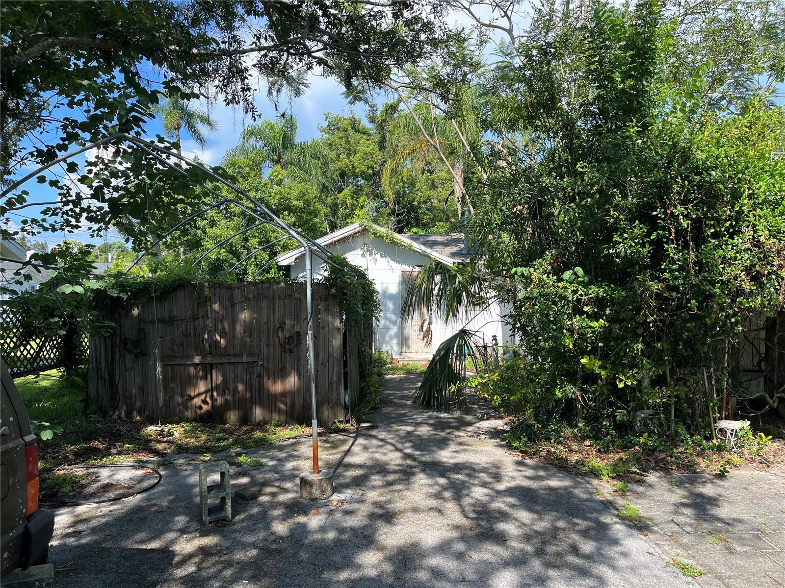 Image 2 of 9 For 1002 Pinebrook Drive