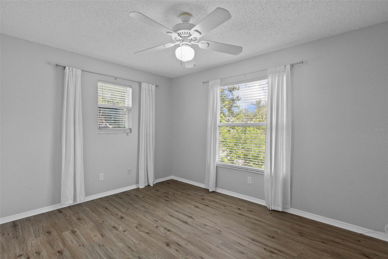 Image 27 of 44 For 315 111th Street E
