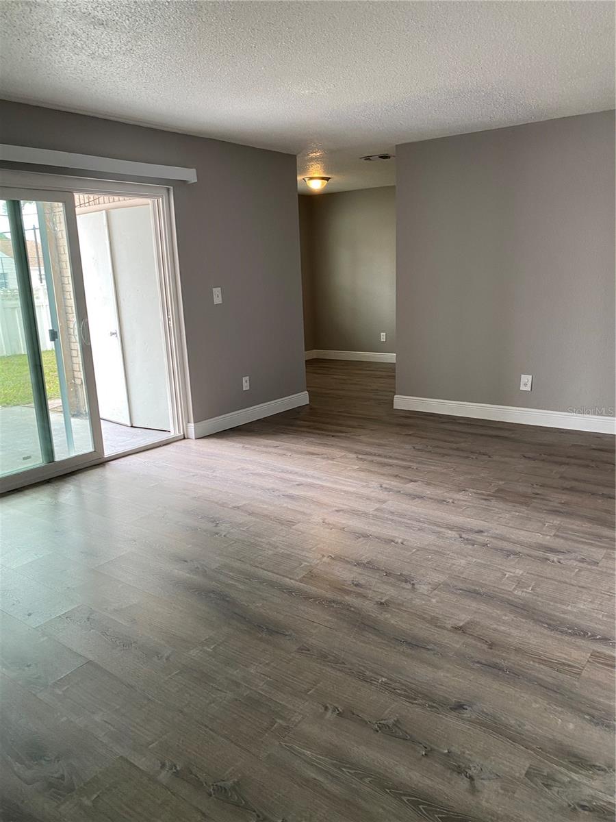 Image 11 of 20 For 7210 Manhattan Avenue 1012
