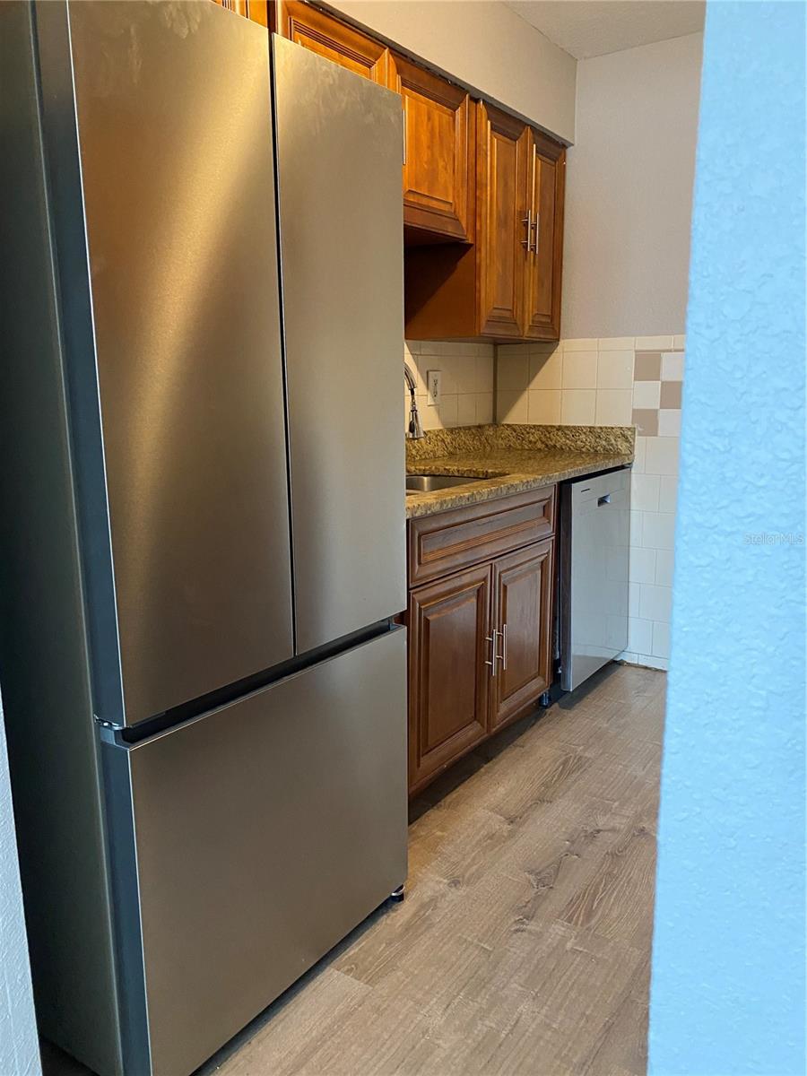 Image 8 of 20 For 7210 Manhattan Avenue 1012