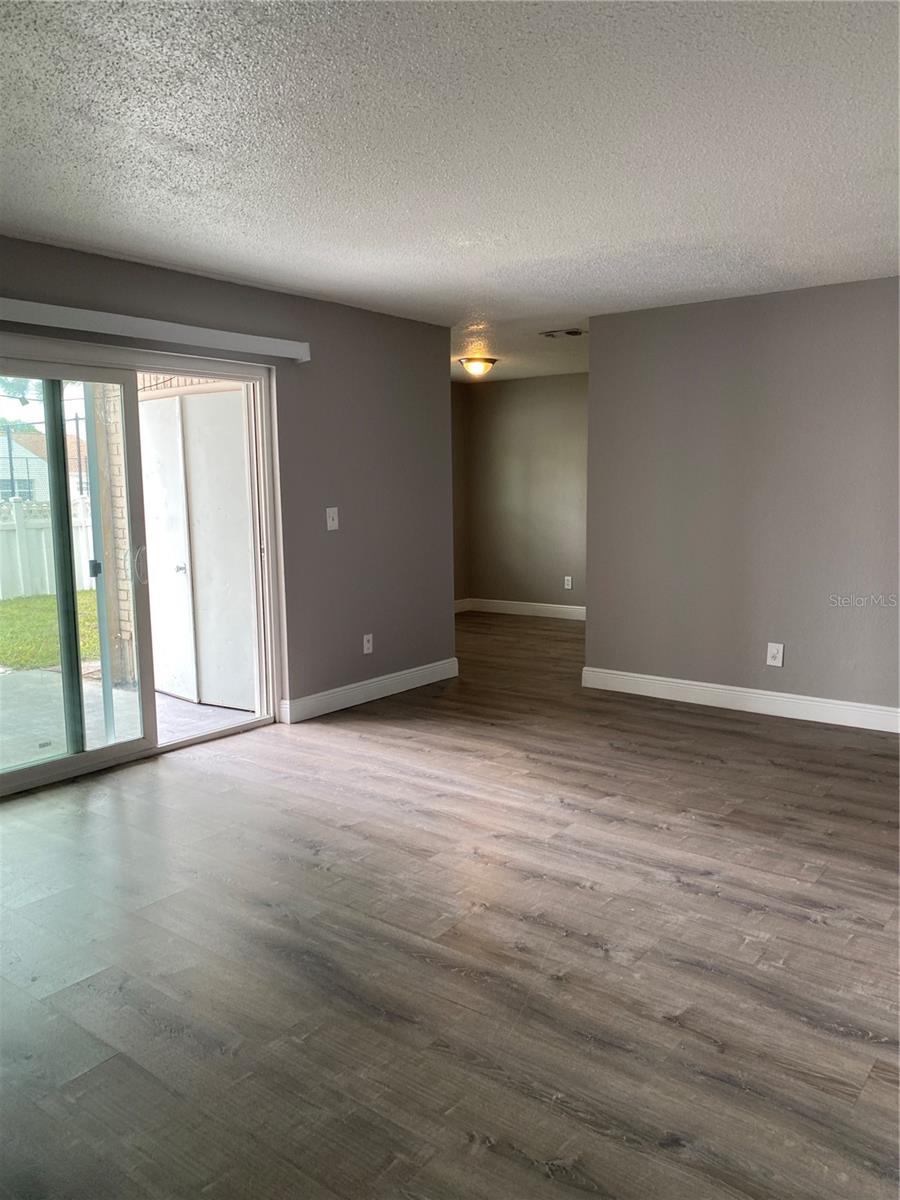 Image 9 of 20 For 7210 Manhattan Avenue 1012