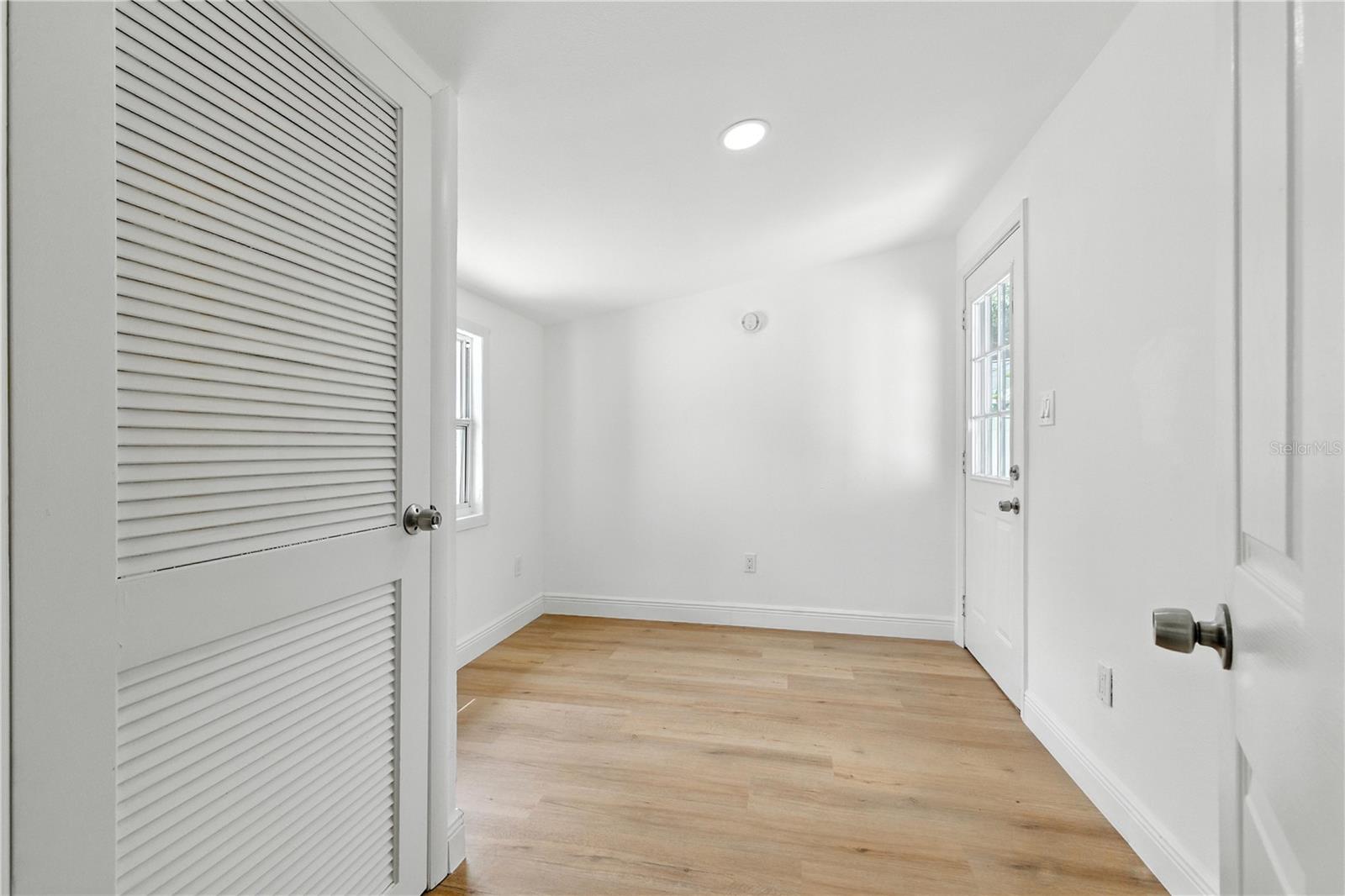 Image 16 of 20 For 6580 10th Avenue Terrace S
