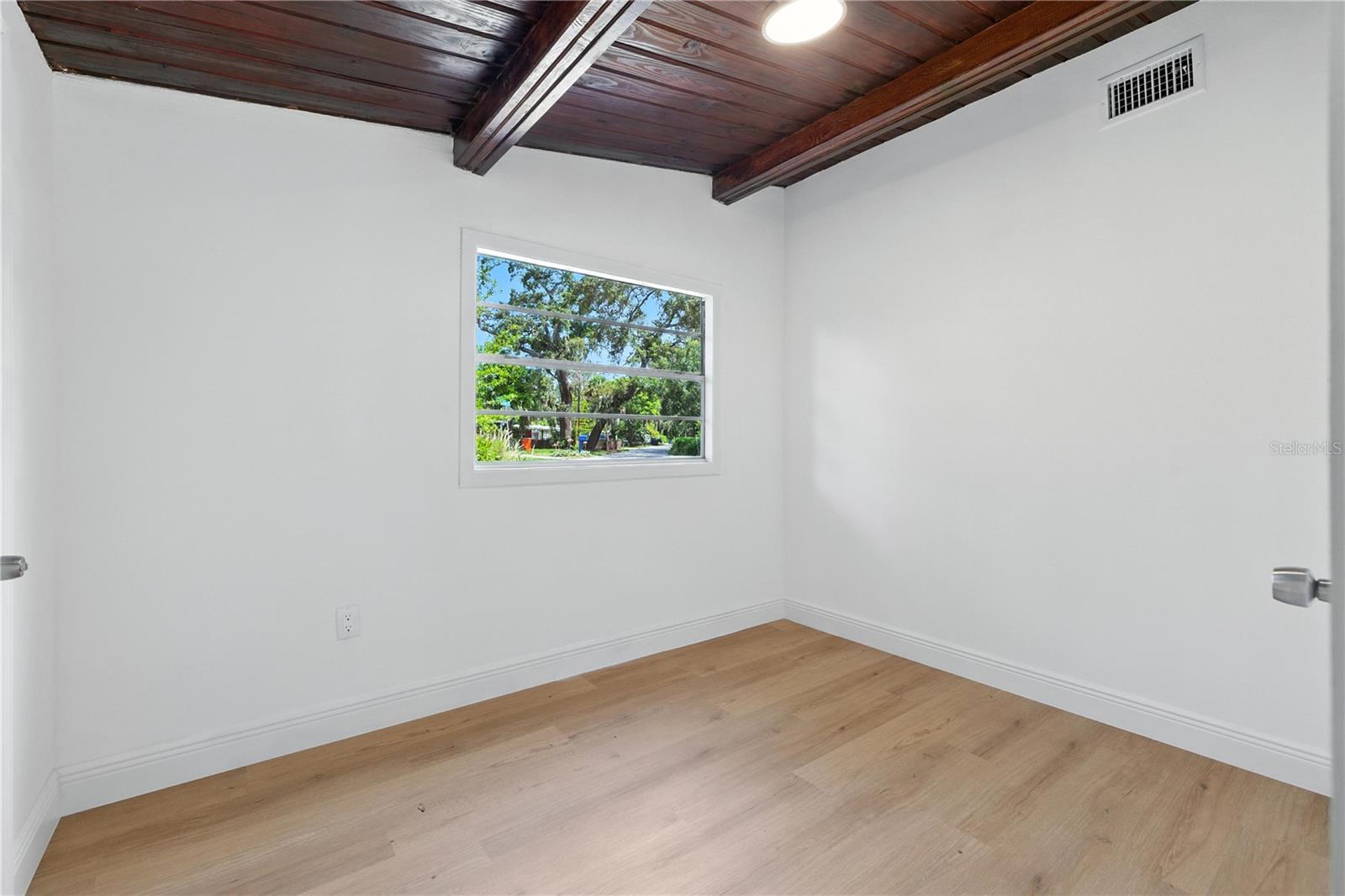 Image 17 of 20 For 6580 10th Avenue Terrace S