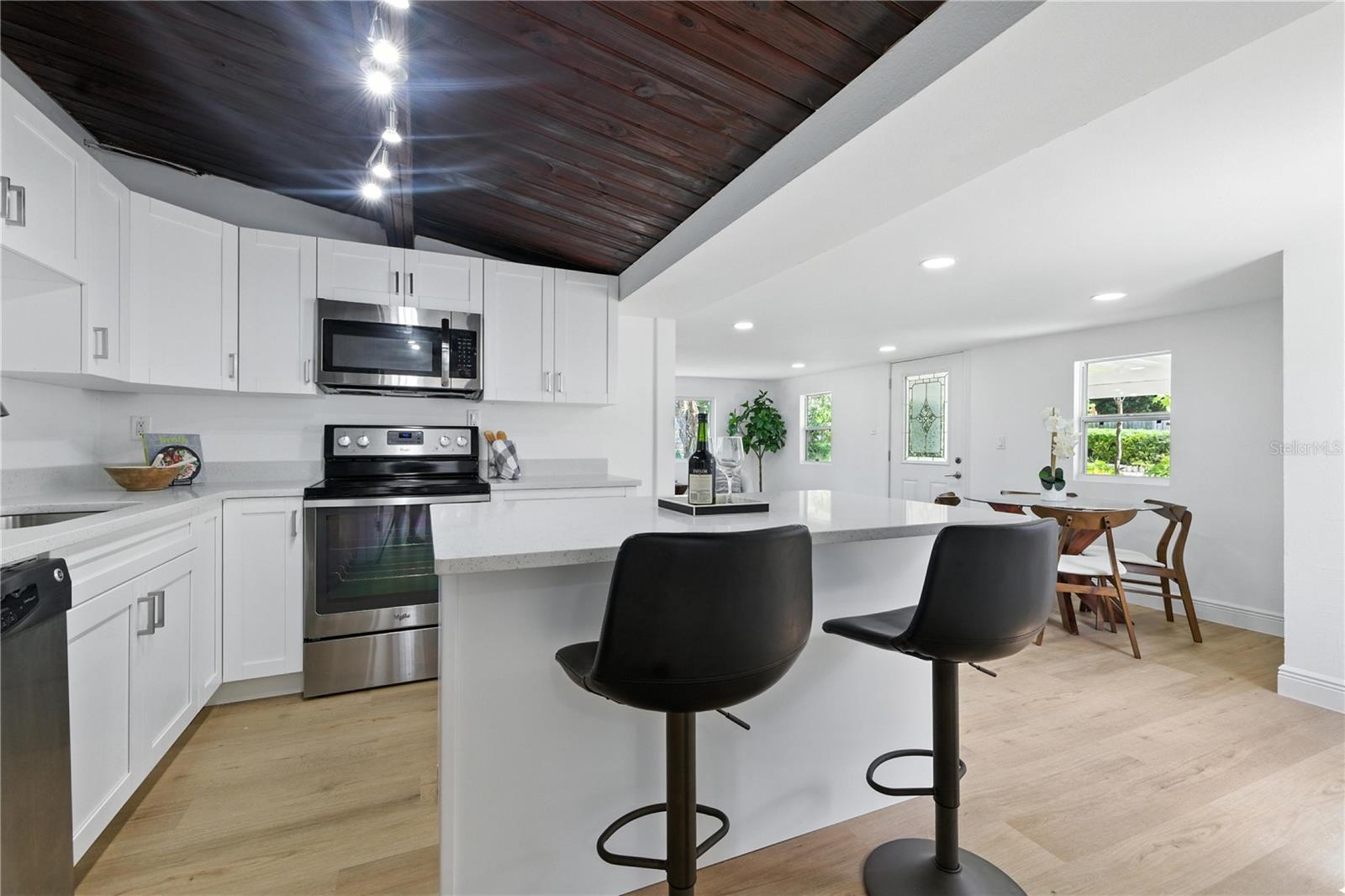Image 4 of 20 For 6580 10th Avenue Terrace S