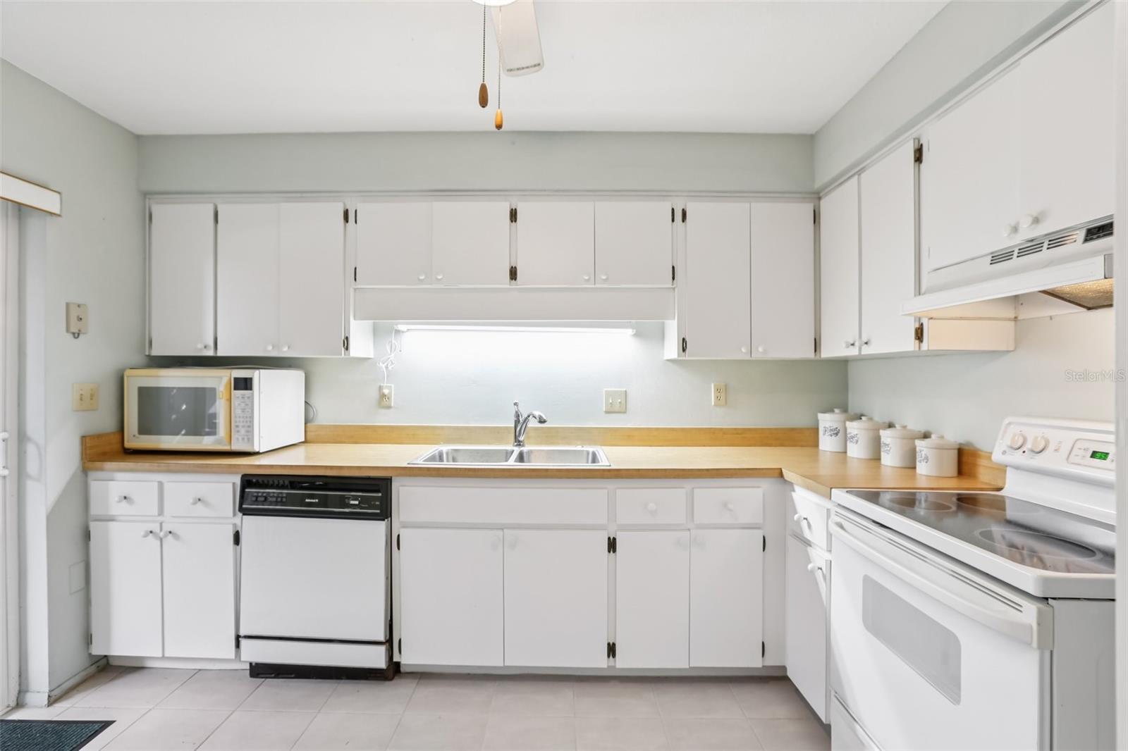 Image 12 of 50 For 3926 Lighthouse Way A