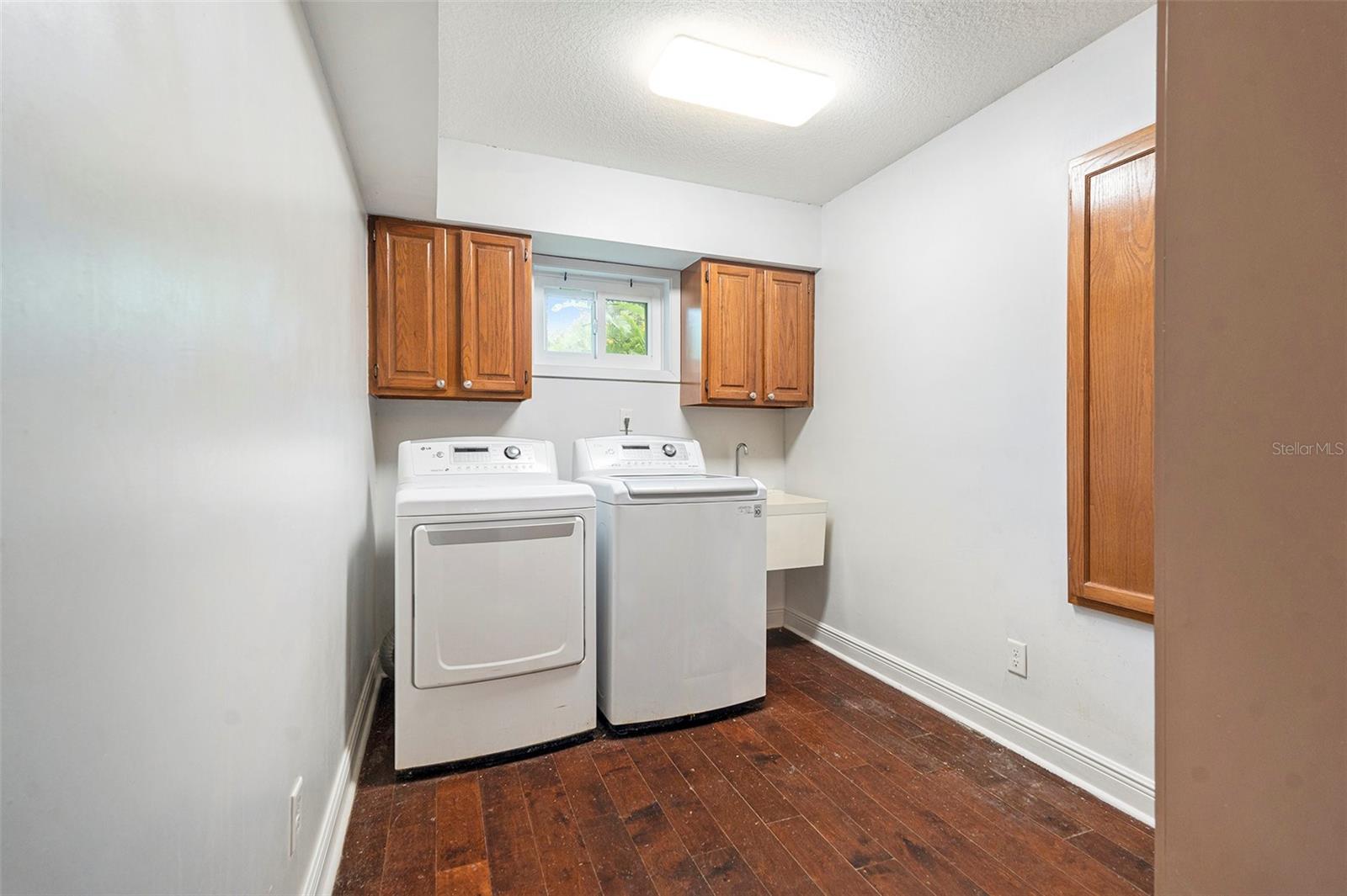 Listing photo id 9 for 39127 Pretty Pond Road