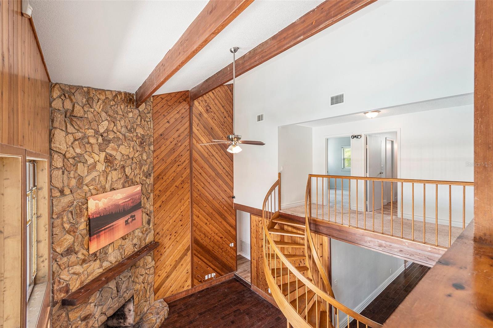 Listing photo id 13 for 39127 Pretty Pond Road