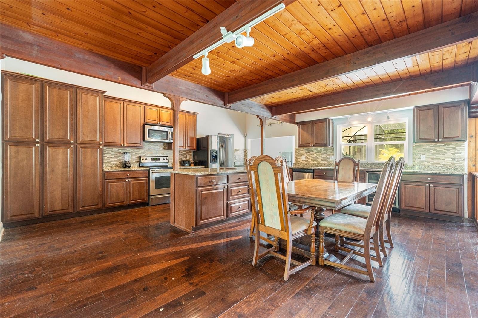 Listing photo id 6 for 39127 Pretty Pond Road