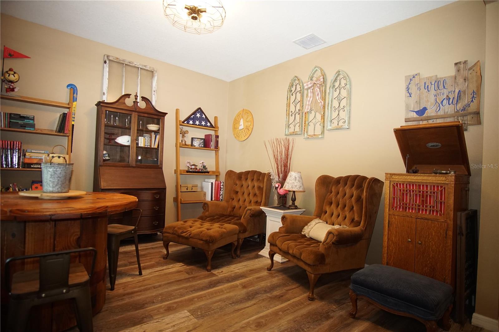 Image 4 of 35 For 9726 Troncais Circle