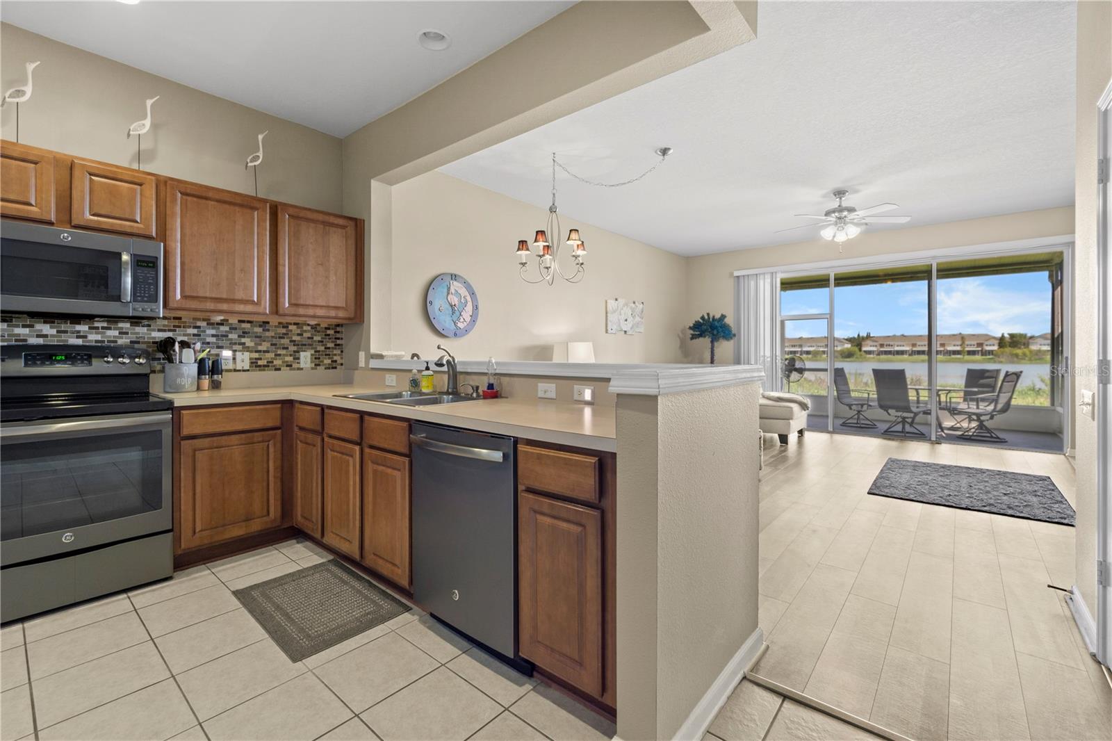 Image 4 of 31 For 4939 Pond Ridge Drive