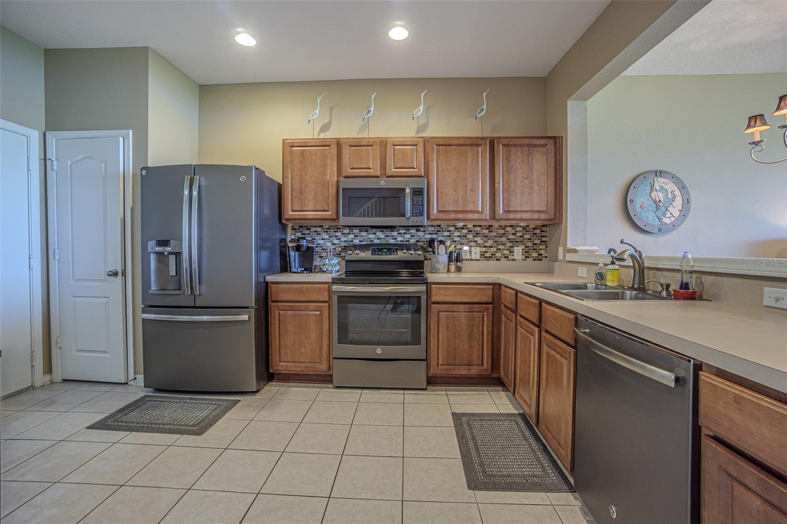 Image 5 of 31 For 4939 Pond Ridge Drive