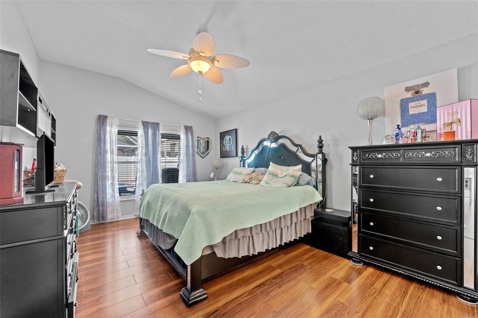 Image 17 of 40 For 2630 Allwood Avenue