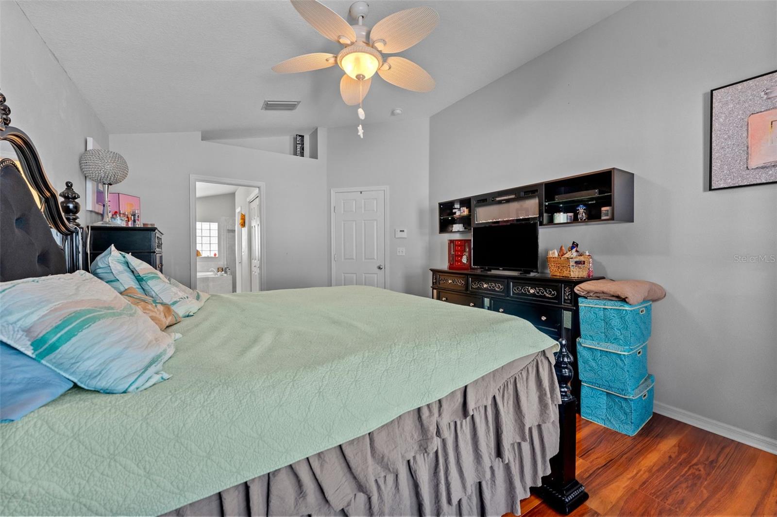 Image 18 of 40 For 2630 Allwood Avenue