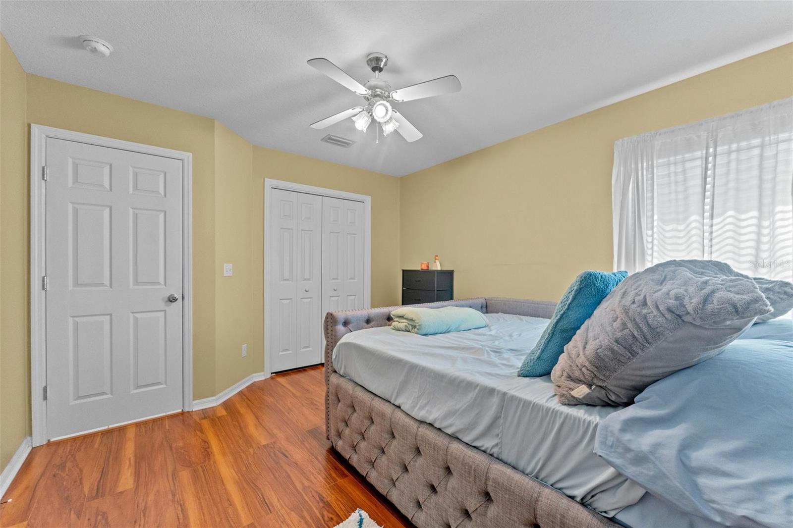 Image 22 of 40 For 2630 Allwood Avenue