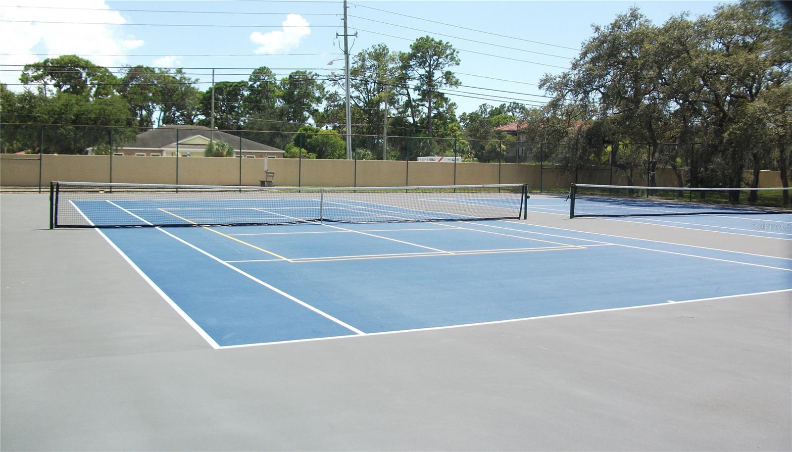 Image 17 of 18 For 2679 Sabal Springs Circle 102
