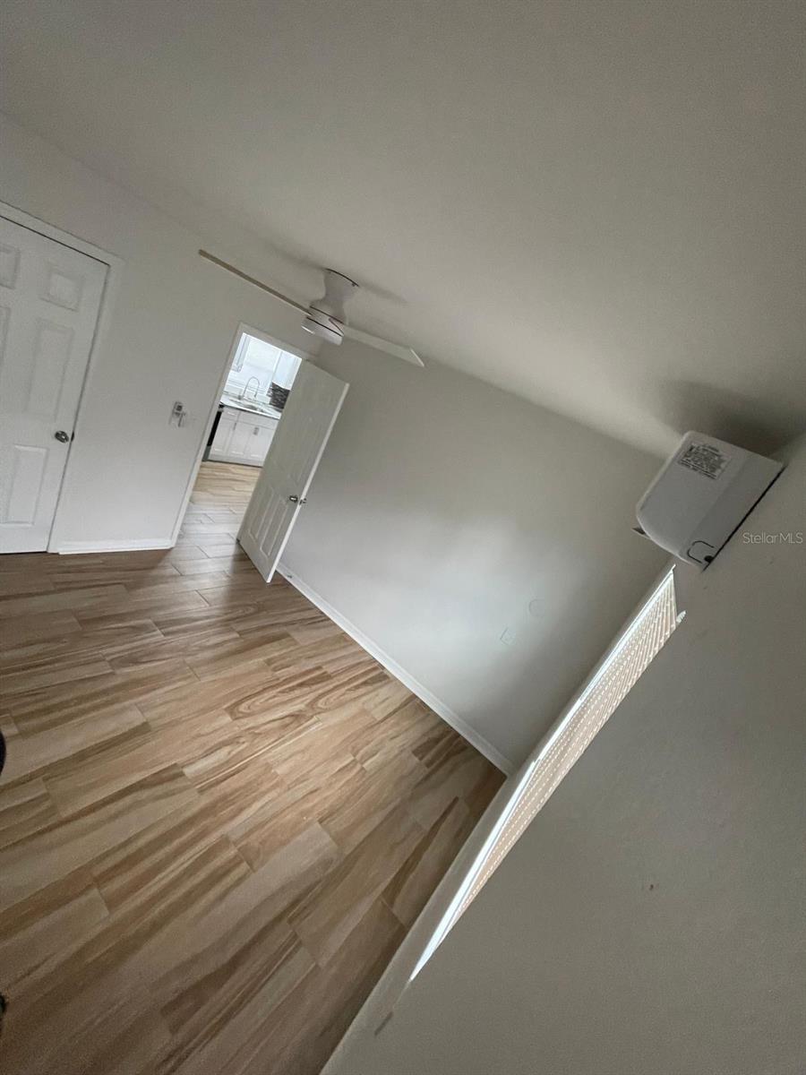 Image 7 of 7 For 131 Buckingham Avenue W
