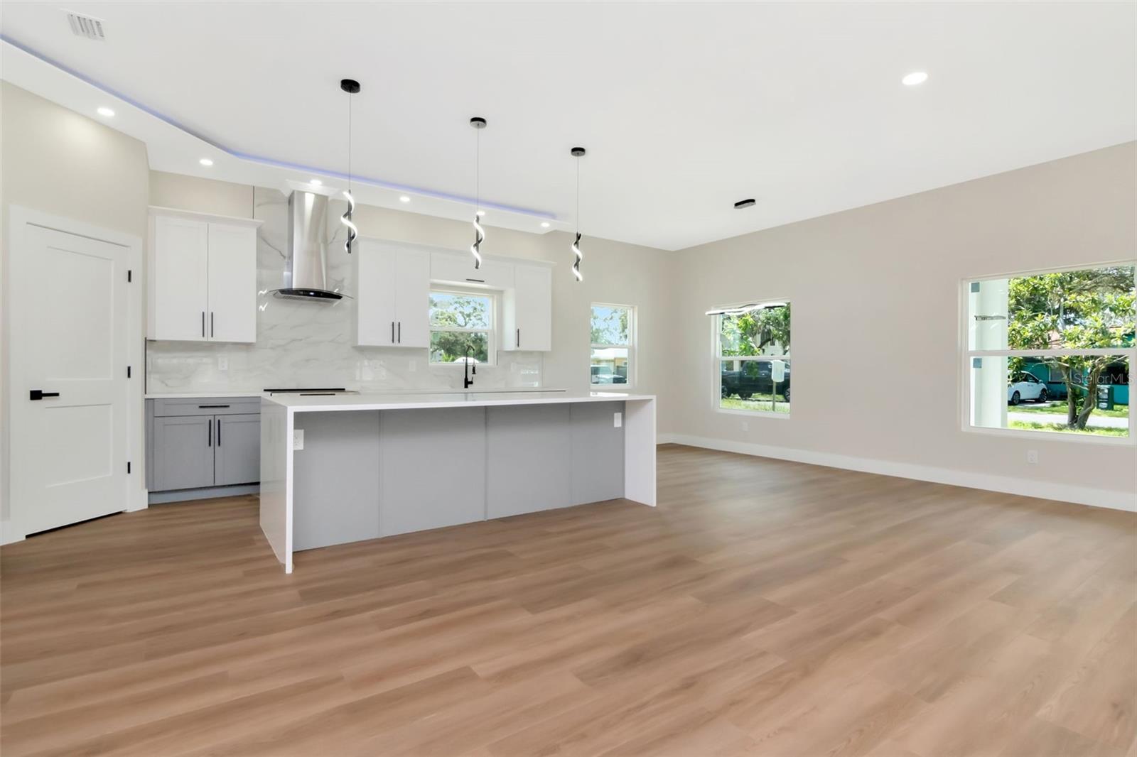 Image 13 of 55 For 5017 9th Avenue S