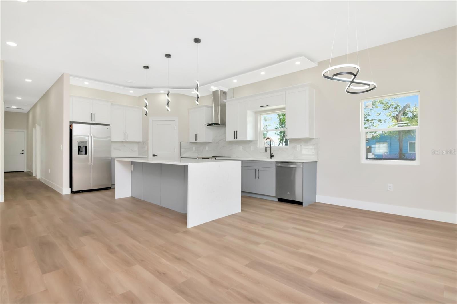 Image 16 of 55 For 5017 9th Avenue S