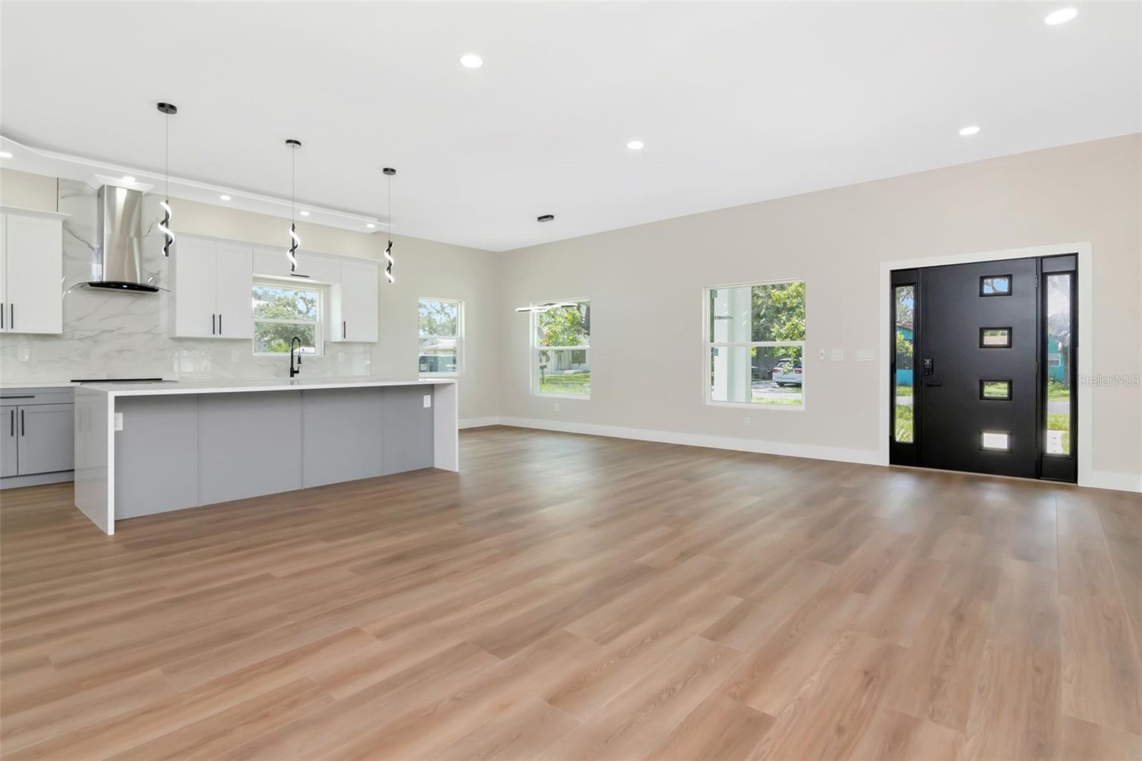Image 9 of 55 For 5017 9th Avenue S