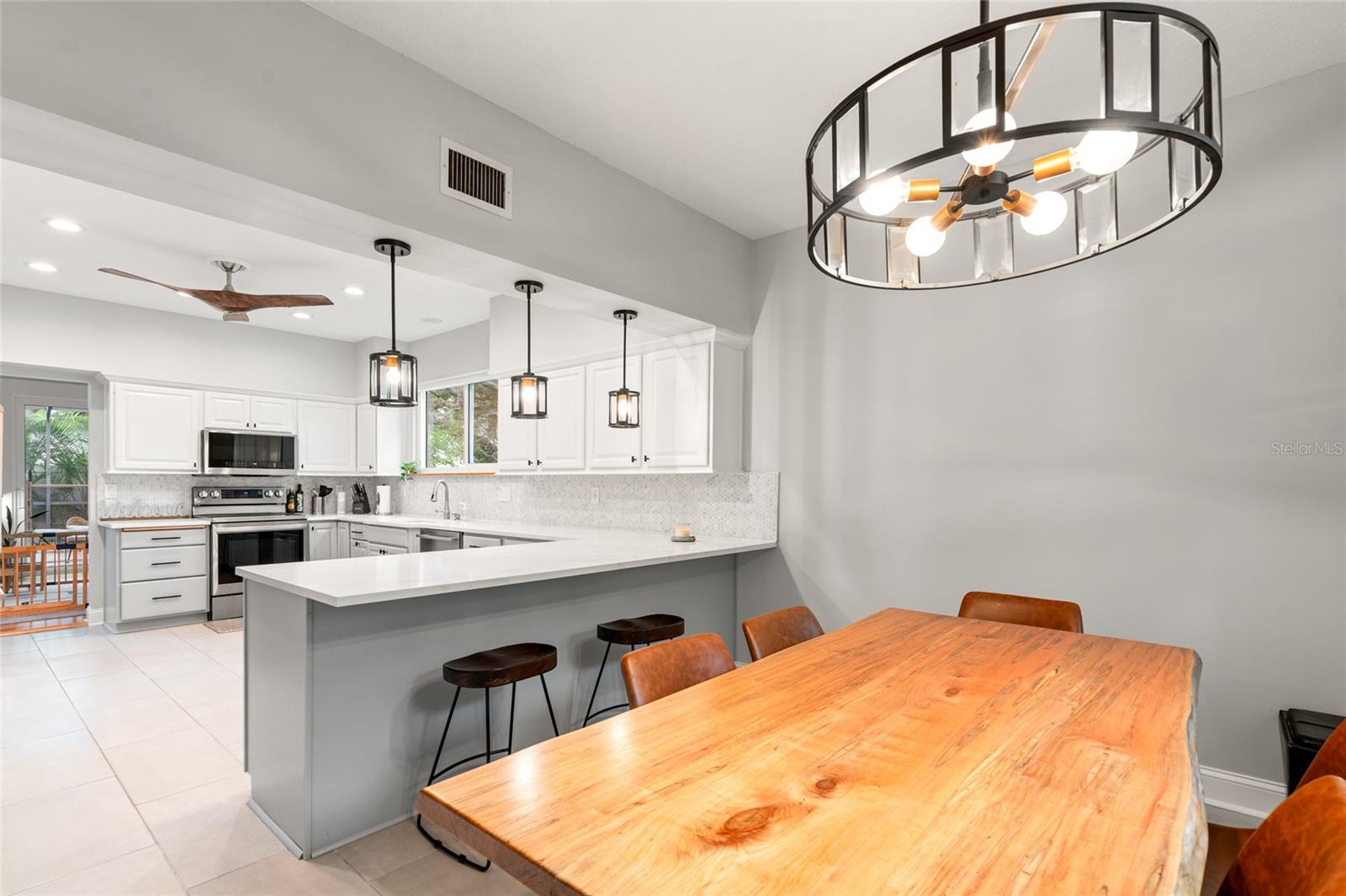 Image 3 of 54 For 3114 Coachman Avenue