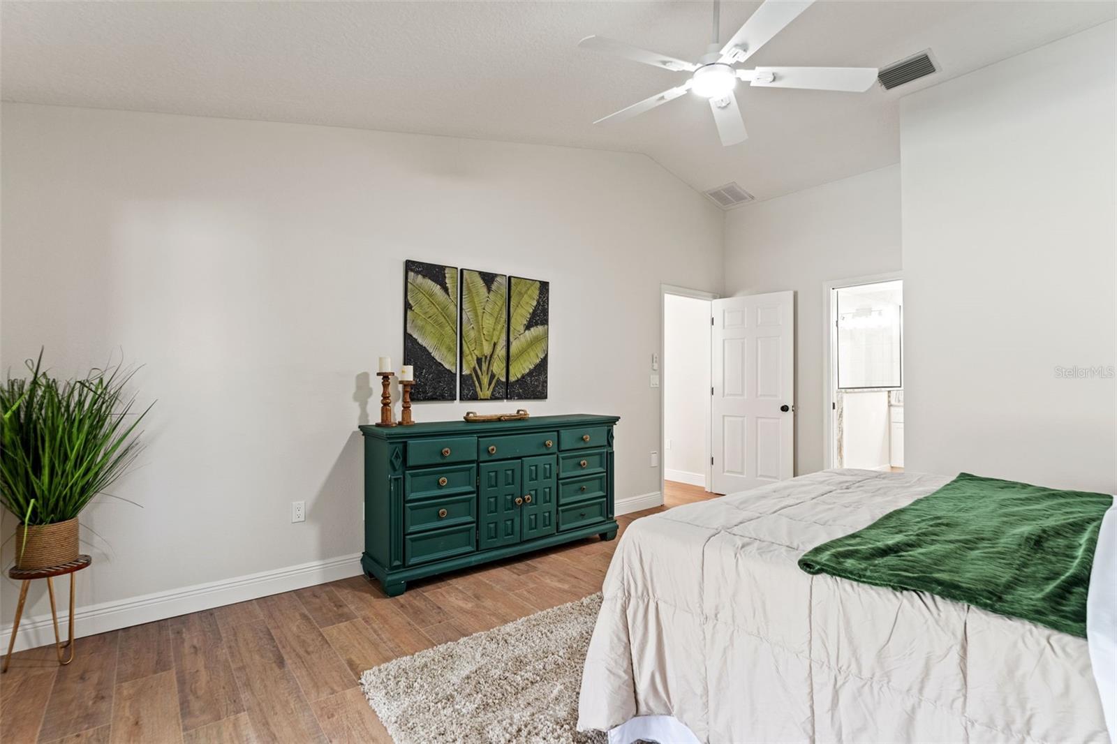 Image 22 of 48 For 3385 Spring Park Way