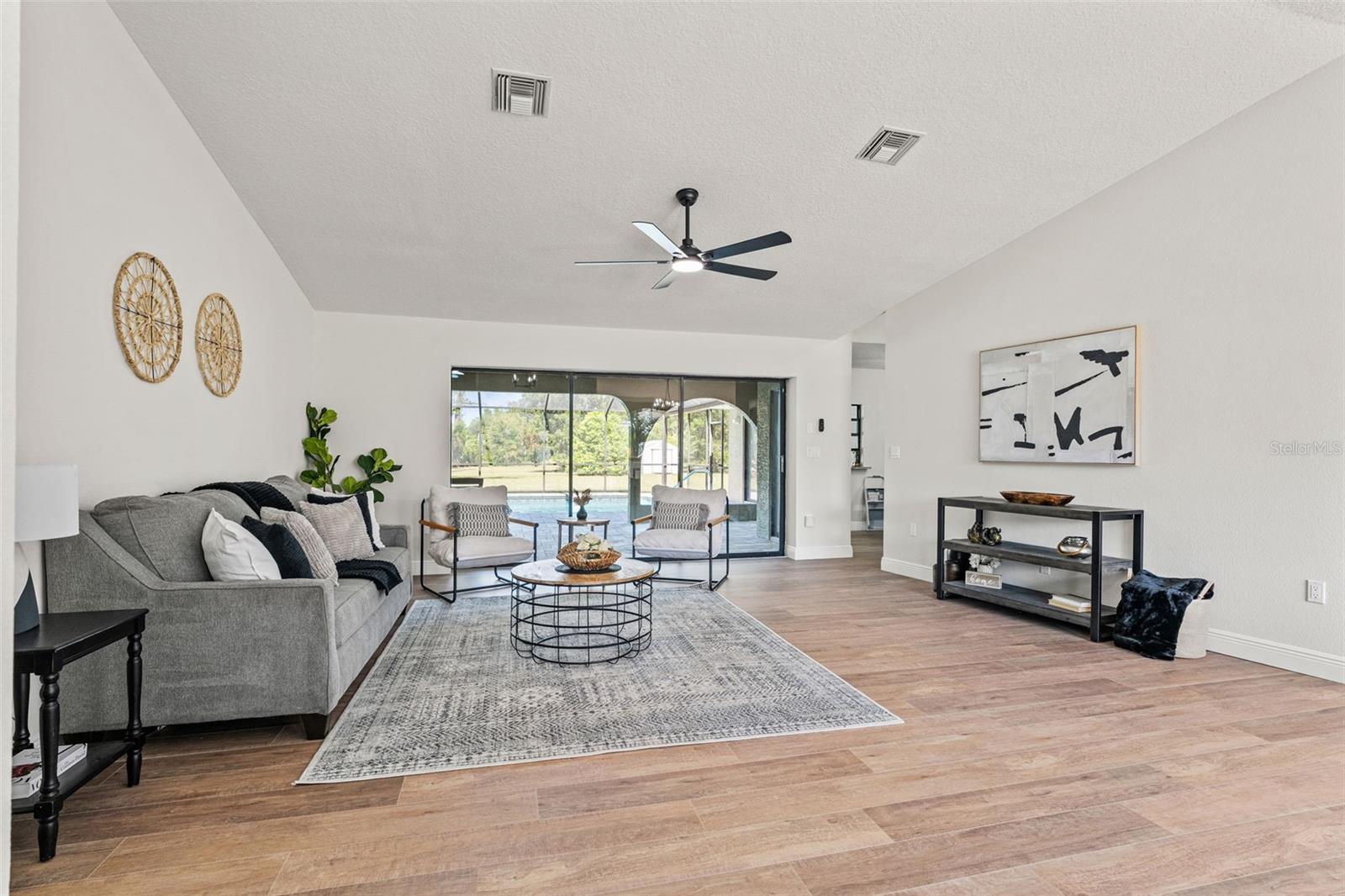 Image 6 of 48 For 3385 Spring Park Way