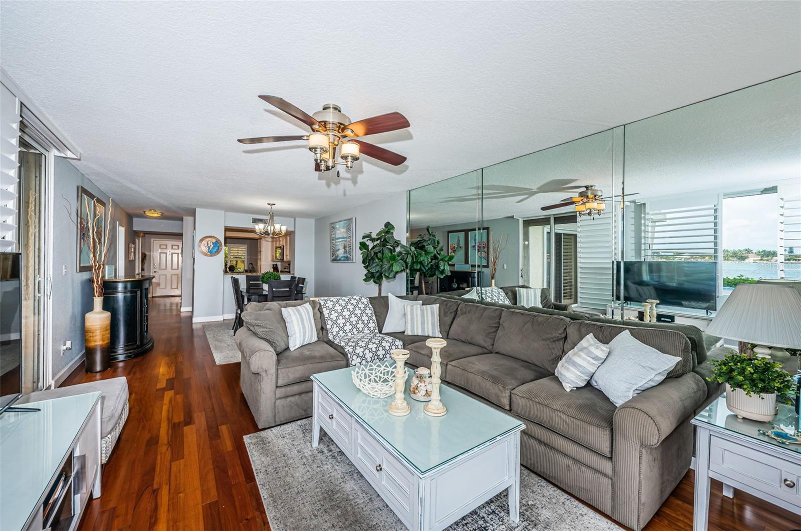 Image 13 of 81 For 6105 Bahia Del Mar Circle 187