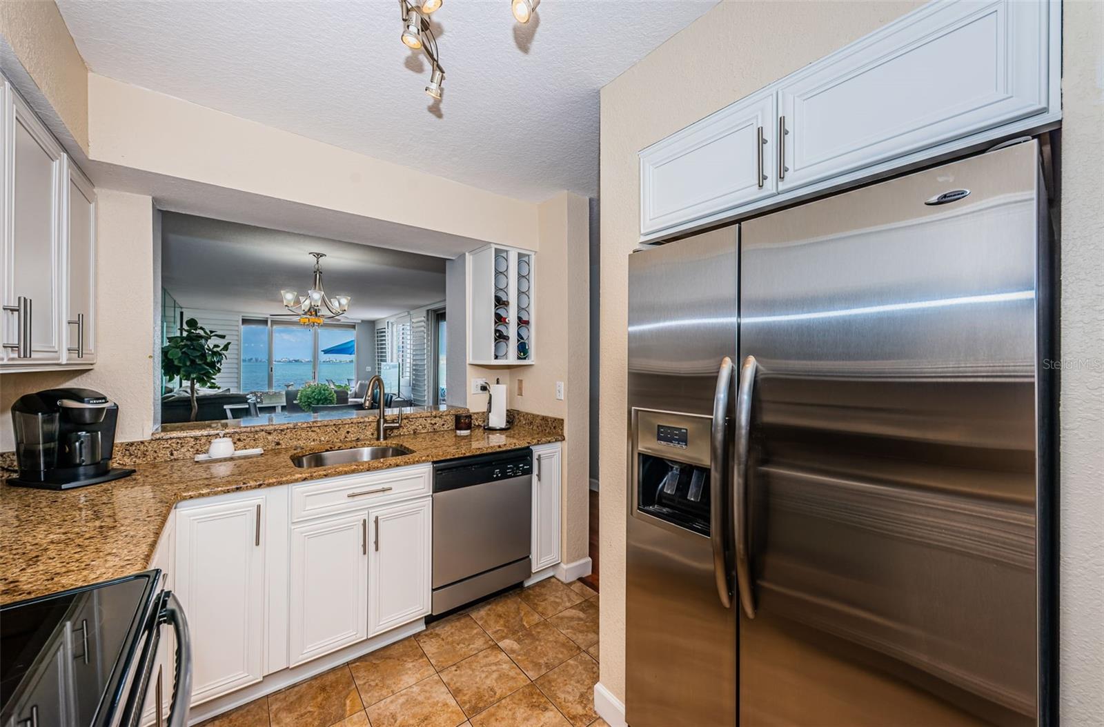 Image 22 of 81 For 6105 Bahia Del Mar Circle 187