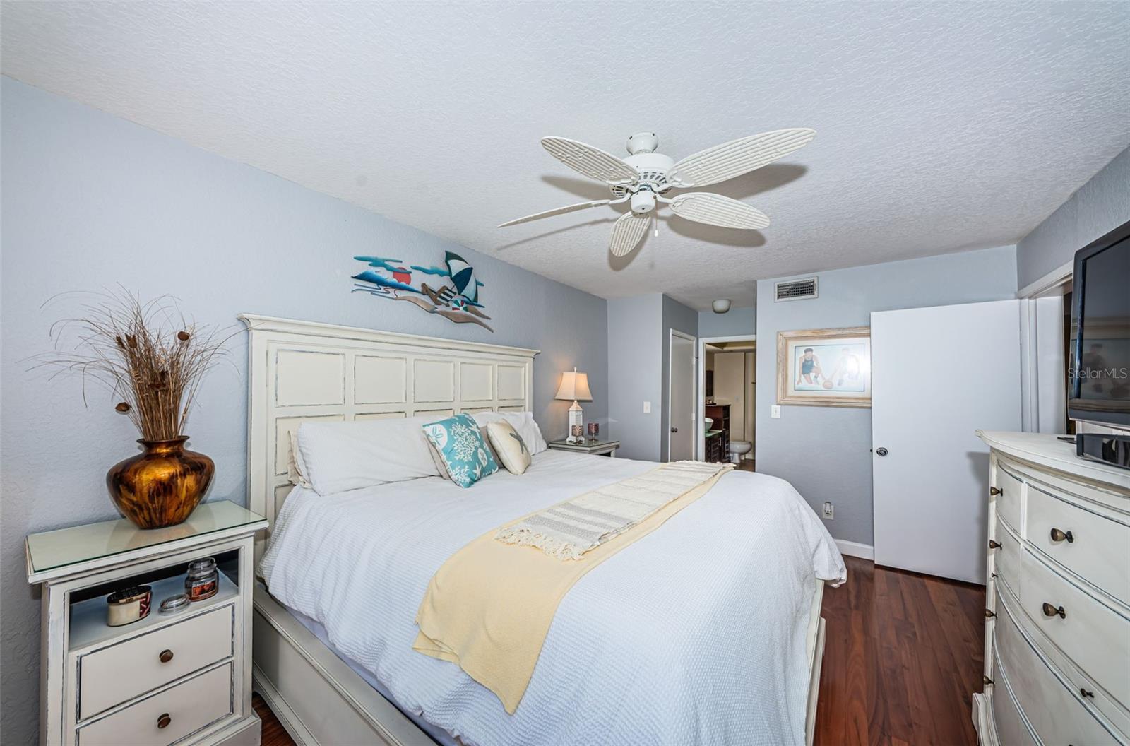 Image 29 of 81 For 6105 Bahia Del Mar Circle 187
