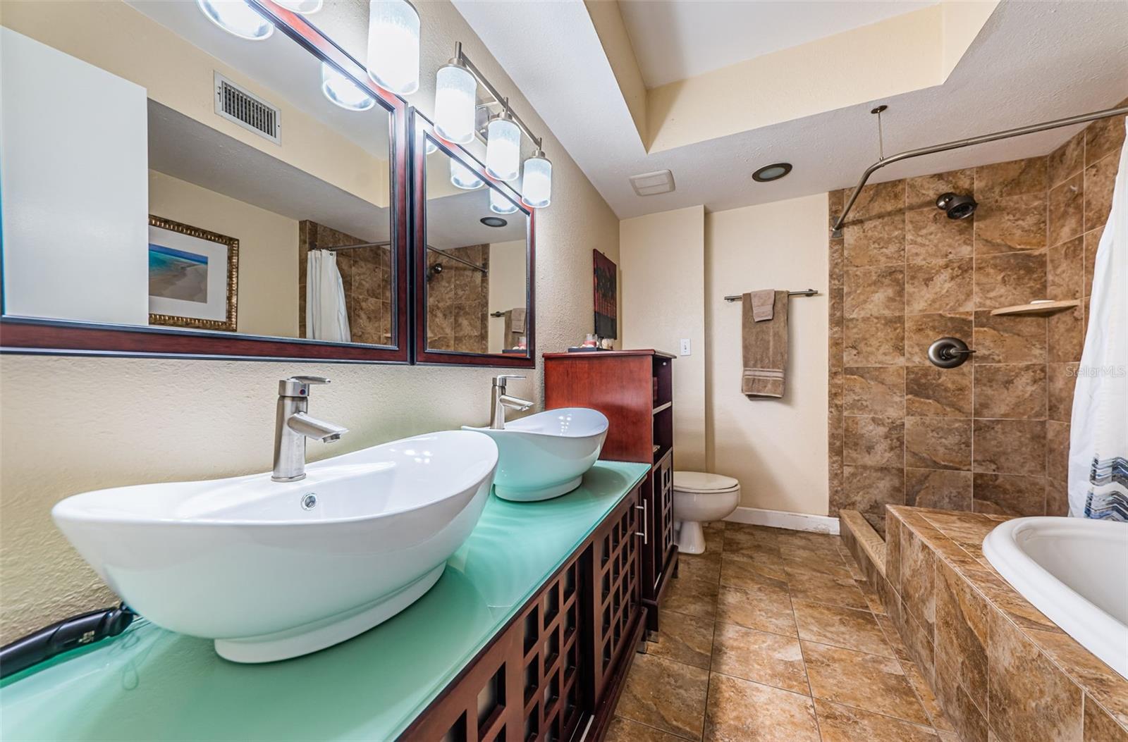 Image 30 of 81 For 6105 Bahia Del Mar Circle 187