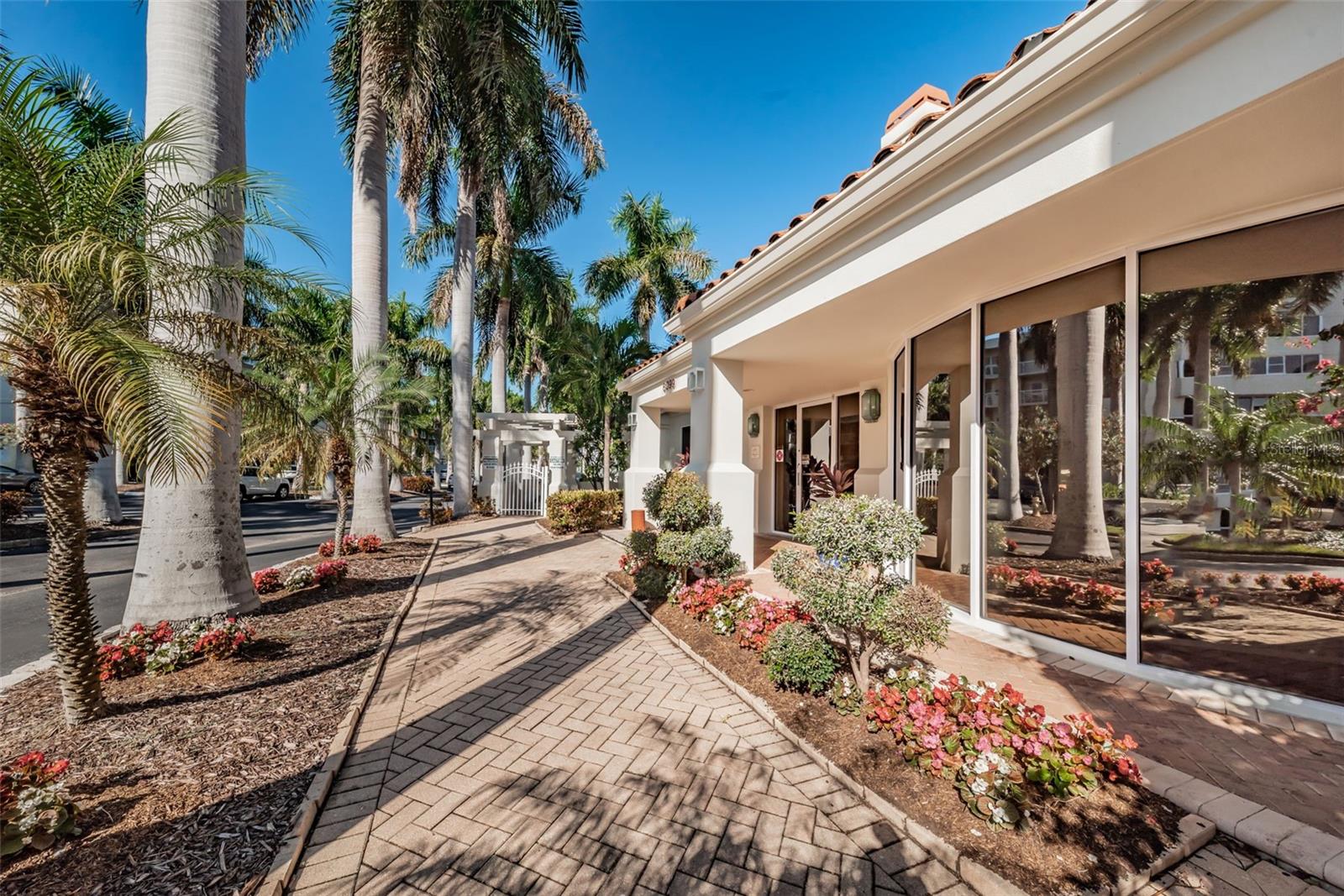 Image 59 of 81 For 6105 Bahia Del Mar Circle 187