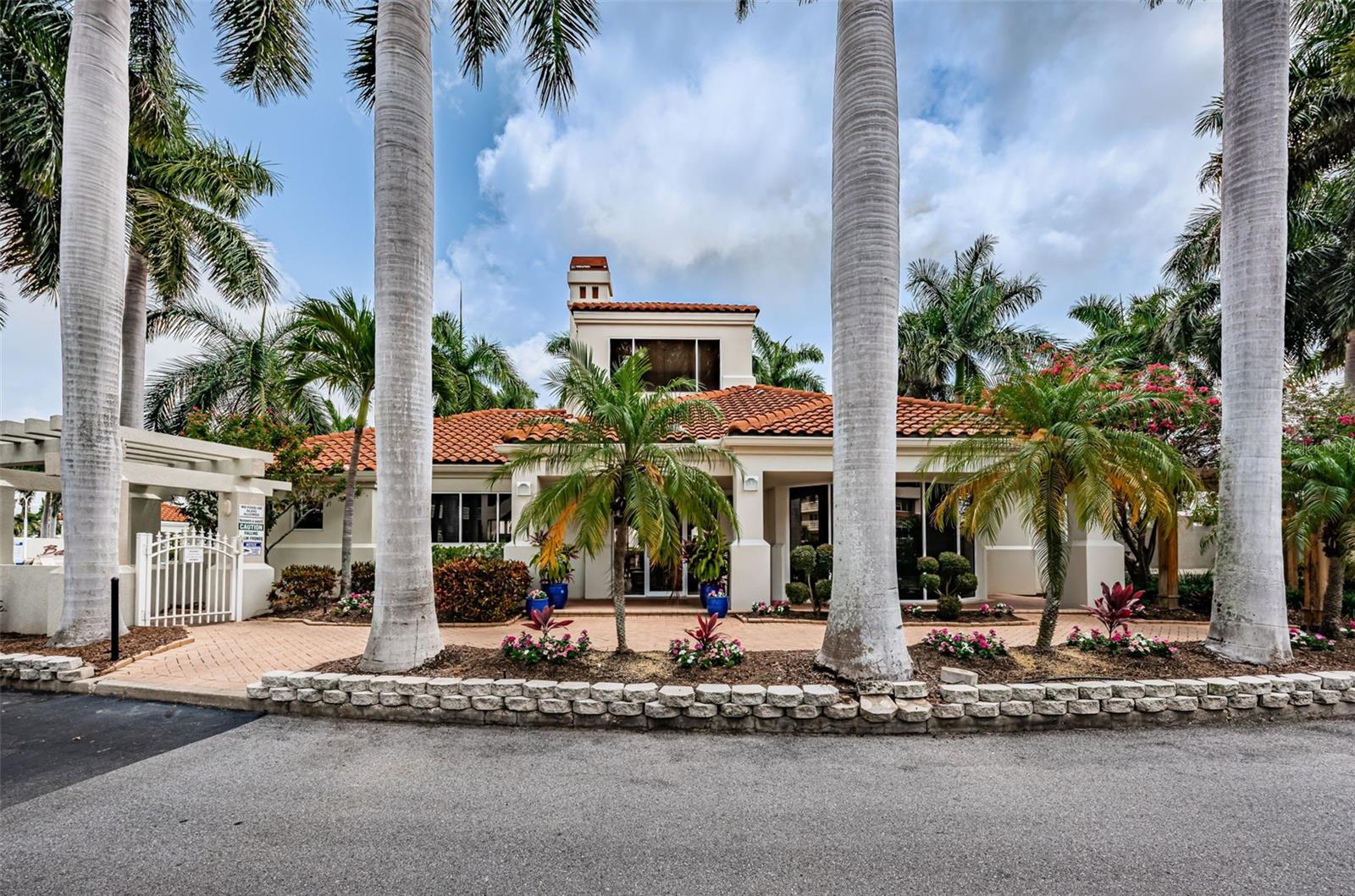 Image 60 of 81 For 6105 Bahia Del Mar Circle 187