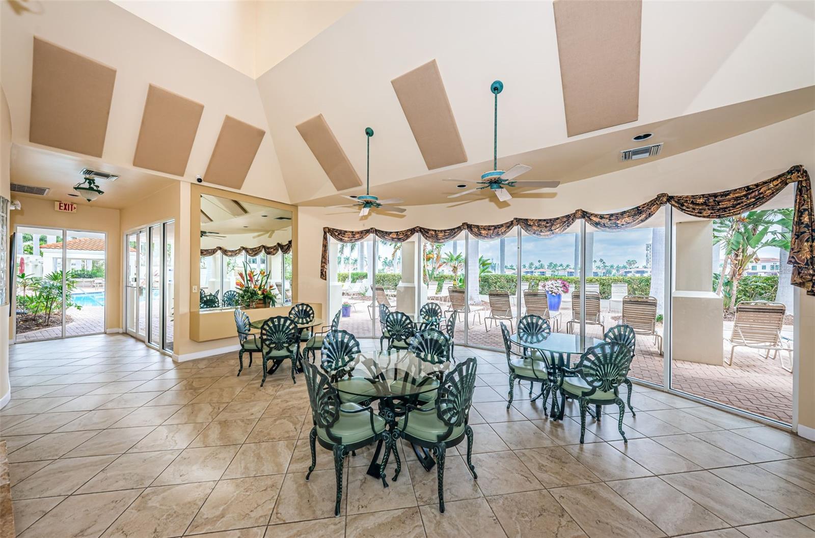 Image 65 of 81 For 6105 Bahia Del Mar Circle 187