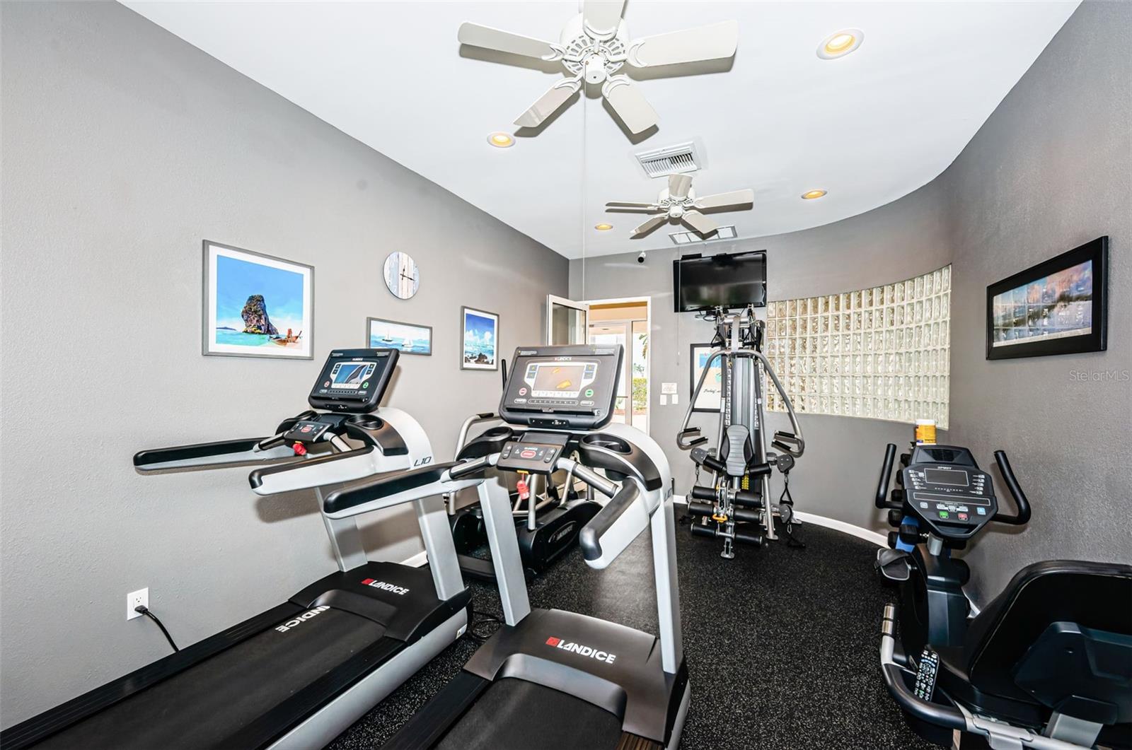 Image 67 of 81 For 6105 Bahia Del Mar Circle 187