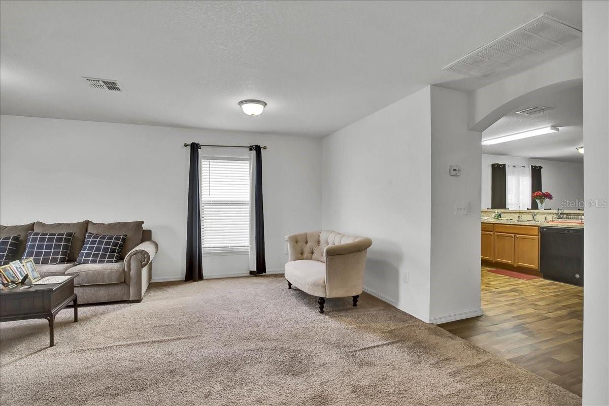 Image 17 of 61 For 616 Chatham Walk Drive