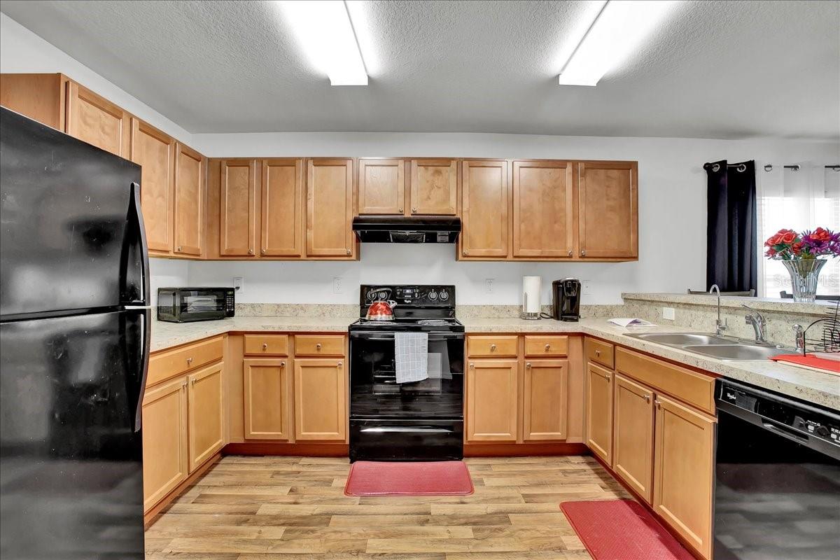 Image 20 of 61 For 616 Chatham Walk Drive