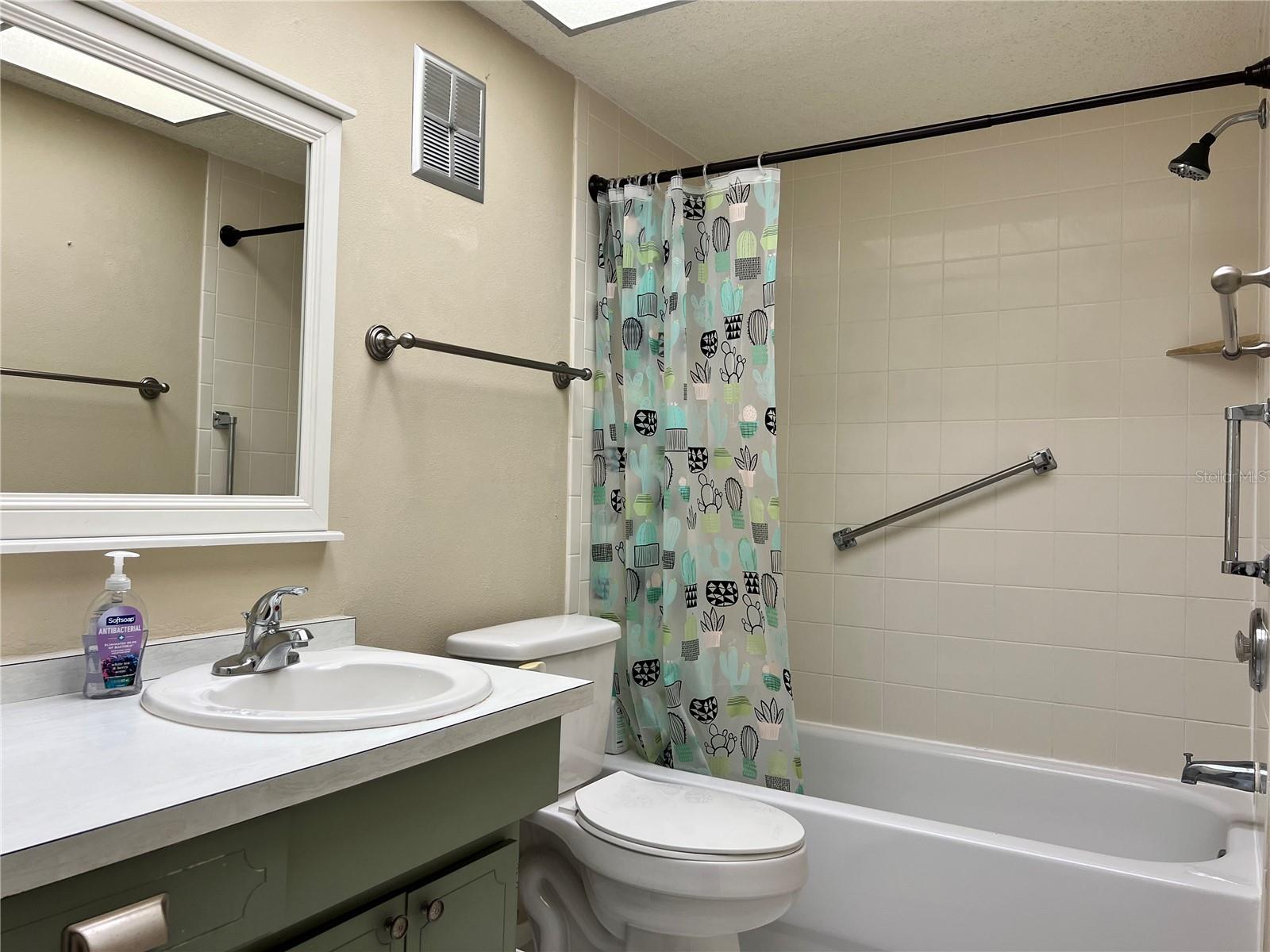Image 18 of 37 For 1701 Pinehurst Road 29d