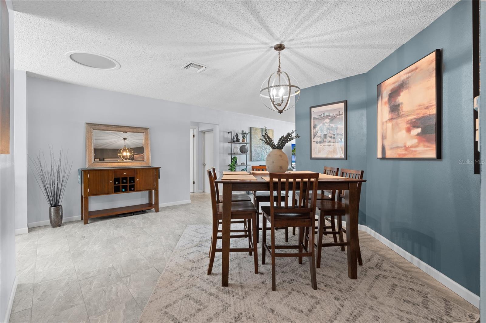 Listing photo id 8 for 5050 45th Street N