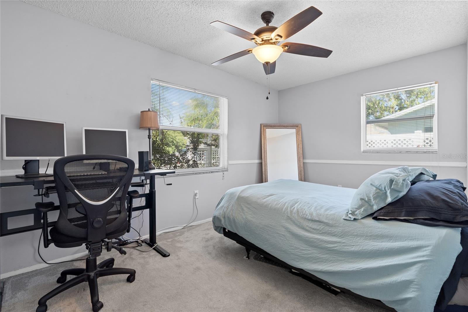 Listing photo id 20 for 5050 45th Street N